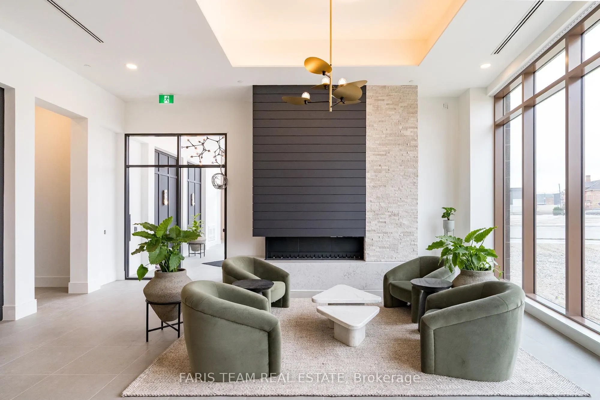 31 Huron Street, #211