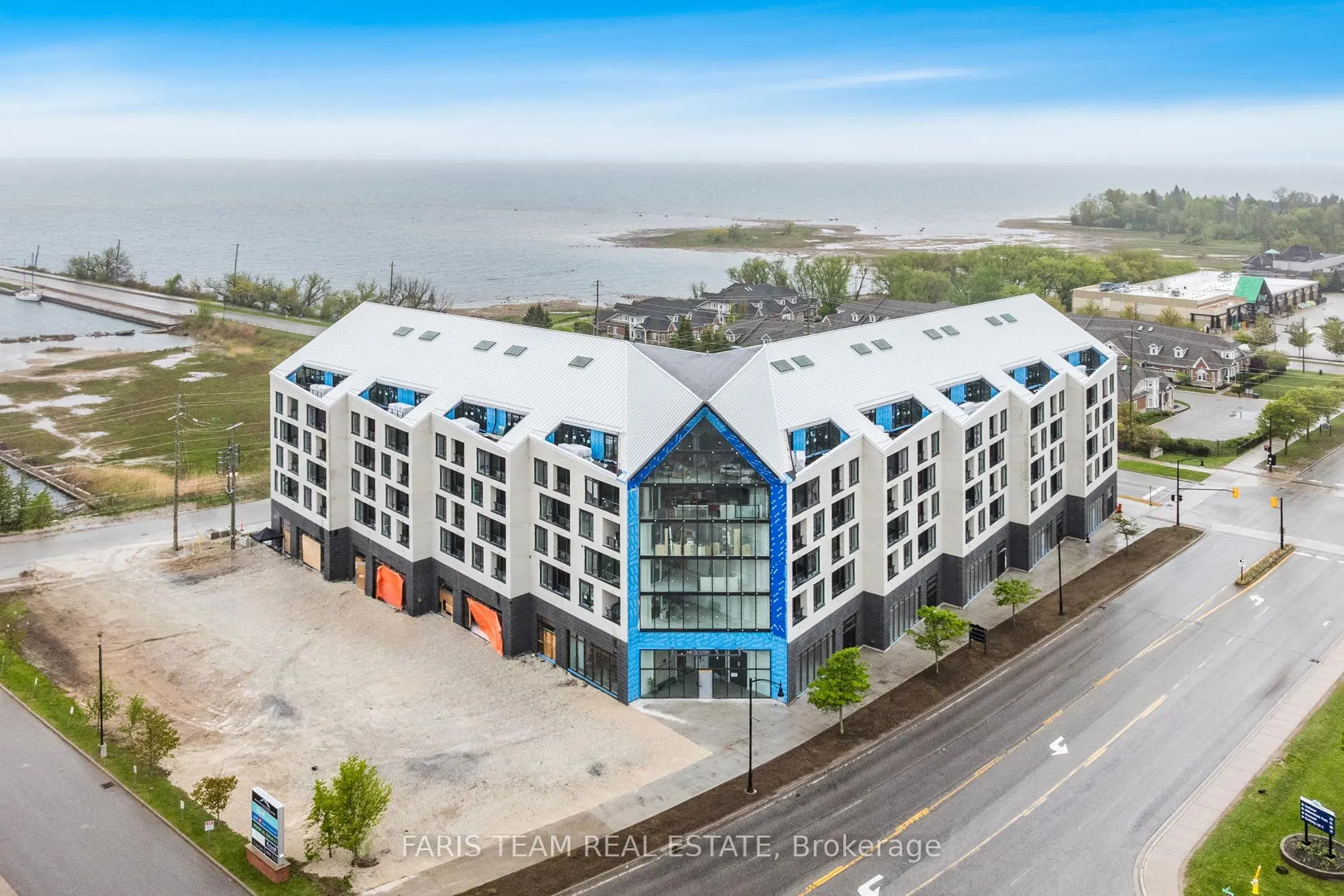 31 Huron Street, #211
