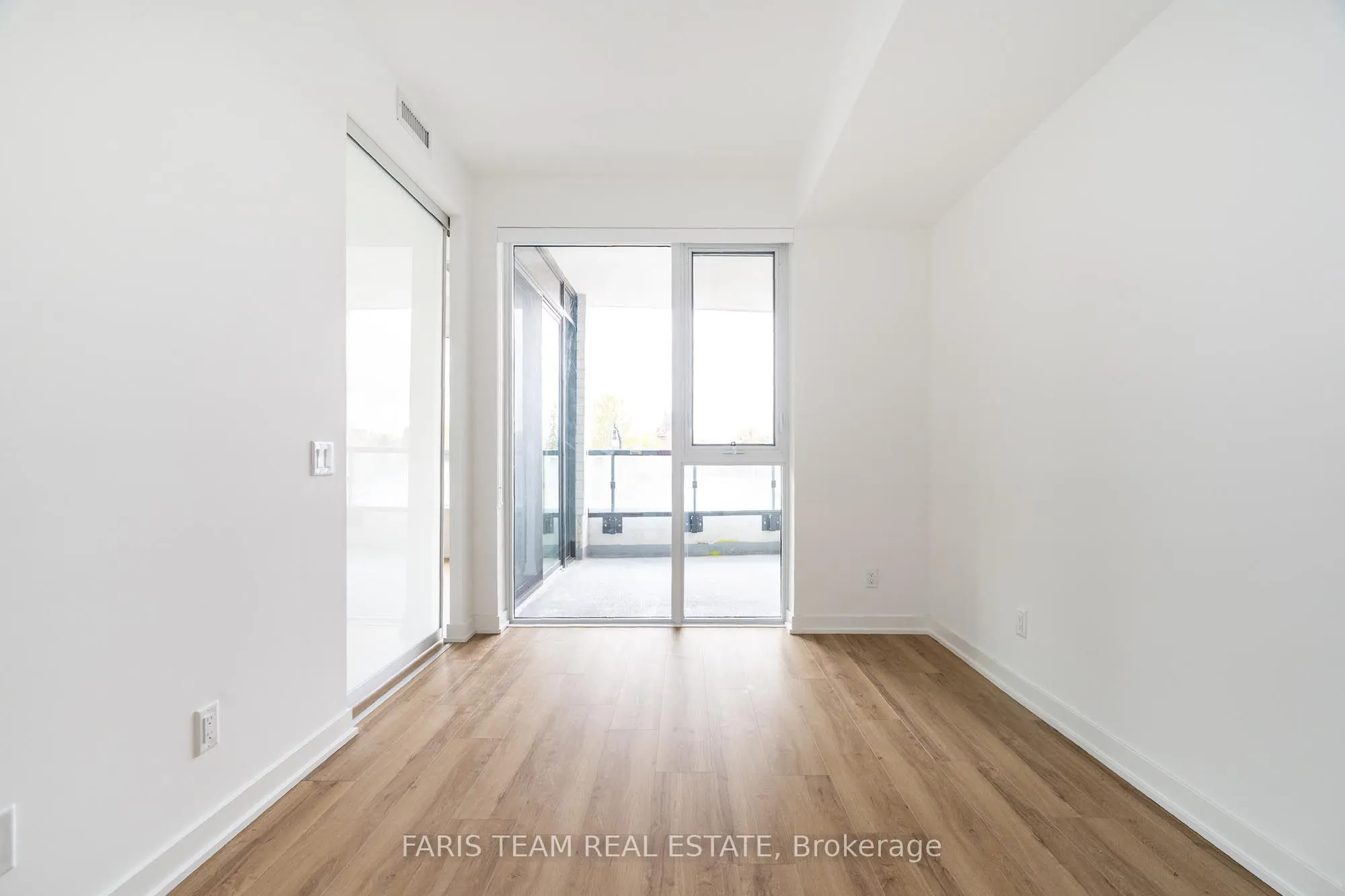 31 Huron Street, #211