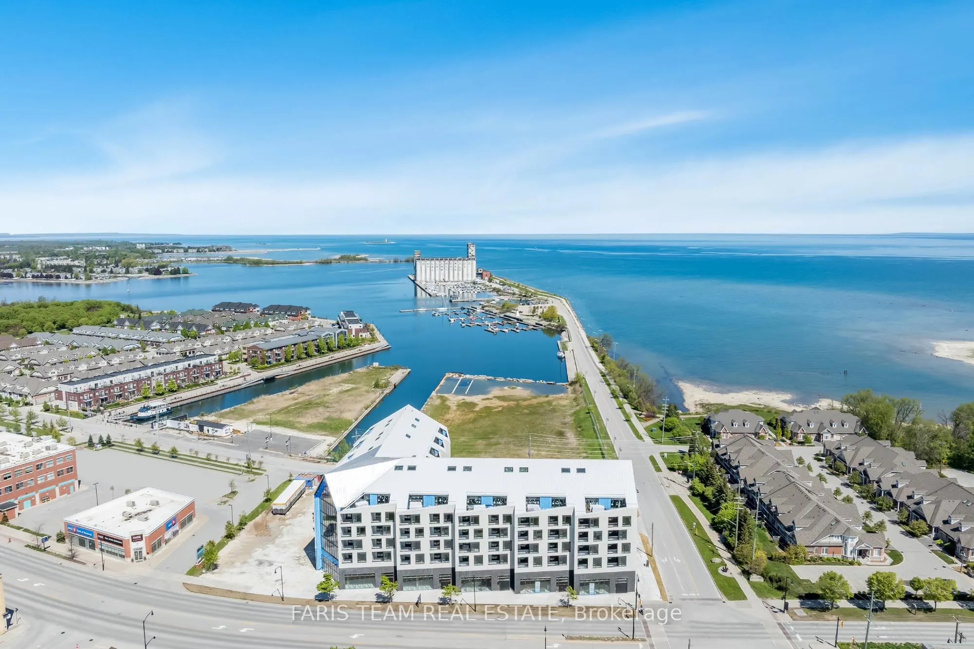 31 Huron Street, #211