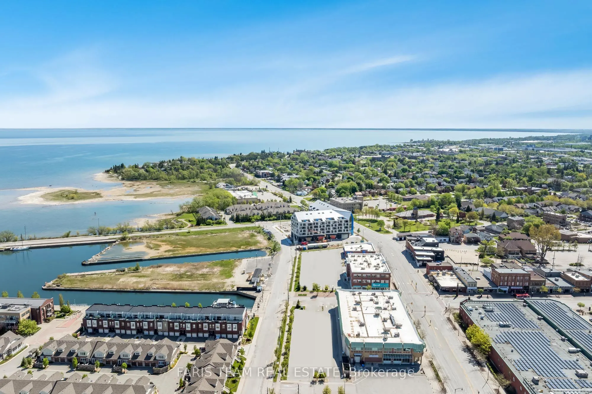 31 Huron Street, #211