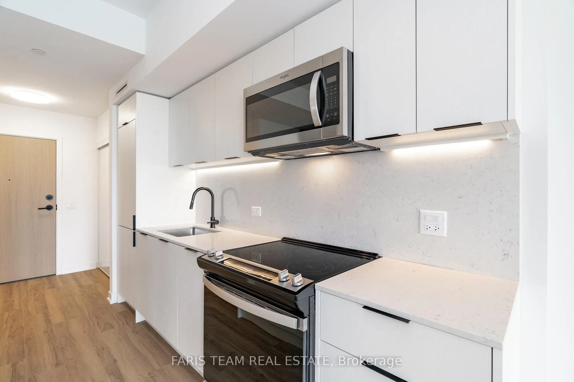 31 Huron Street, #211