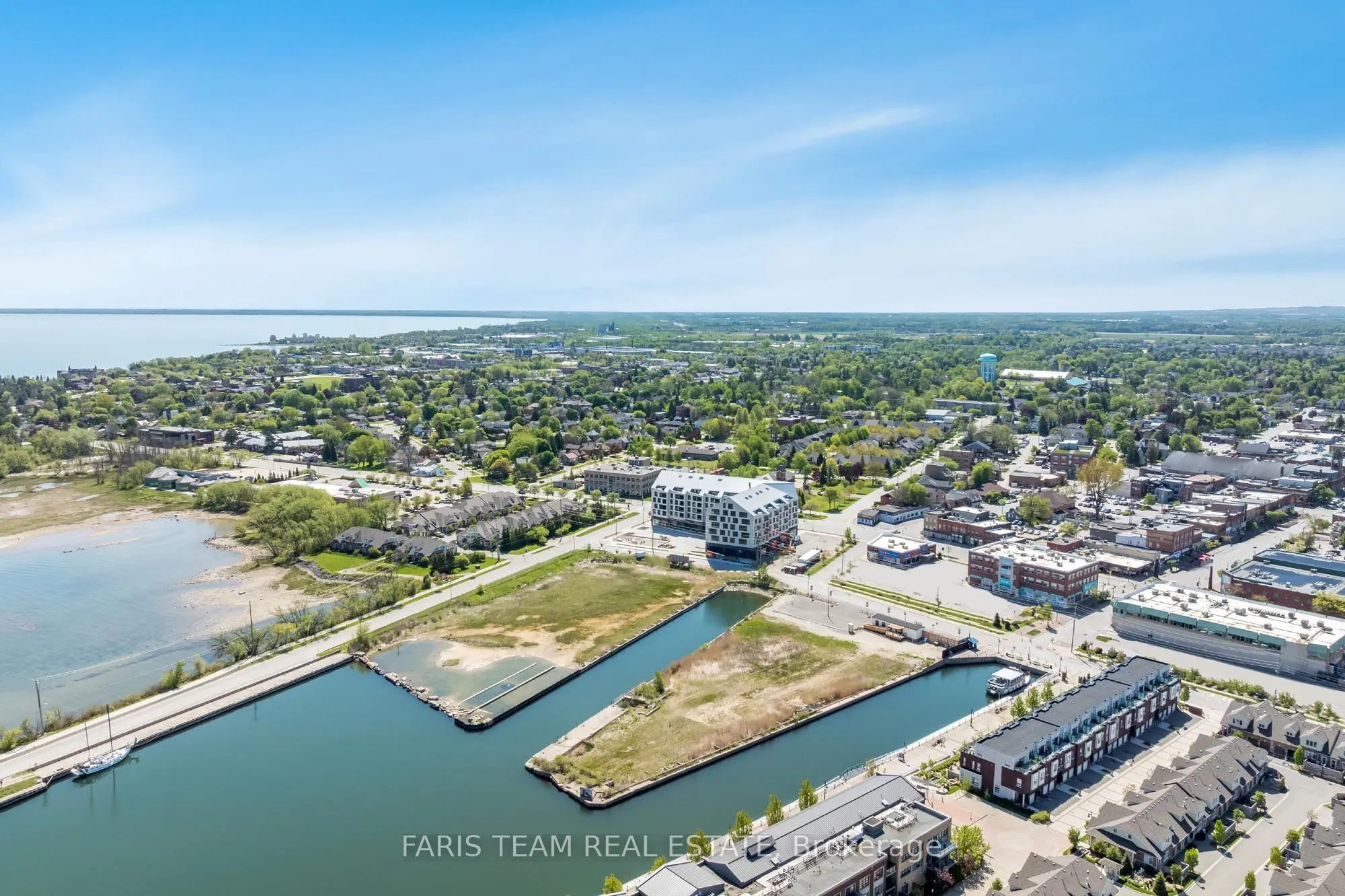 31 Huron Street, #211