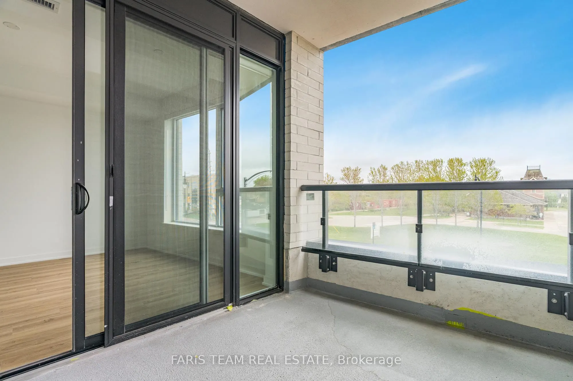 31 Huron Street, #211