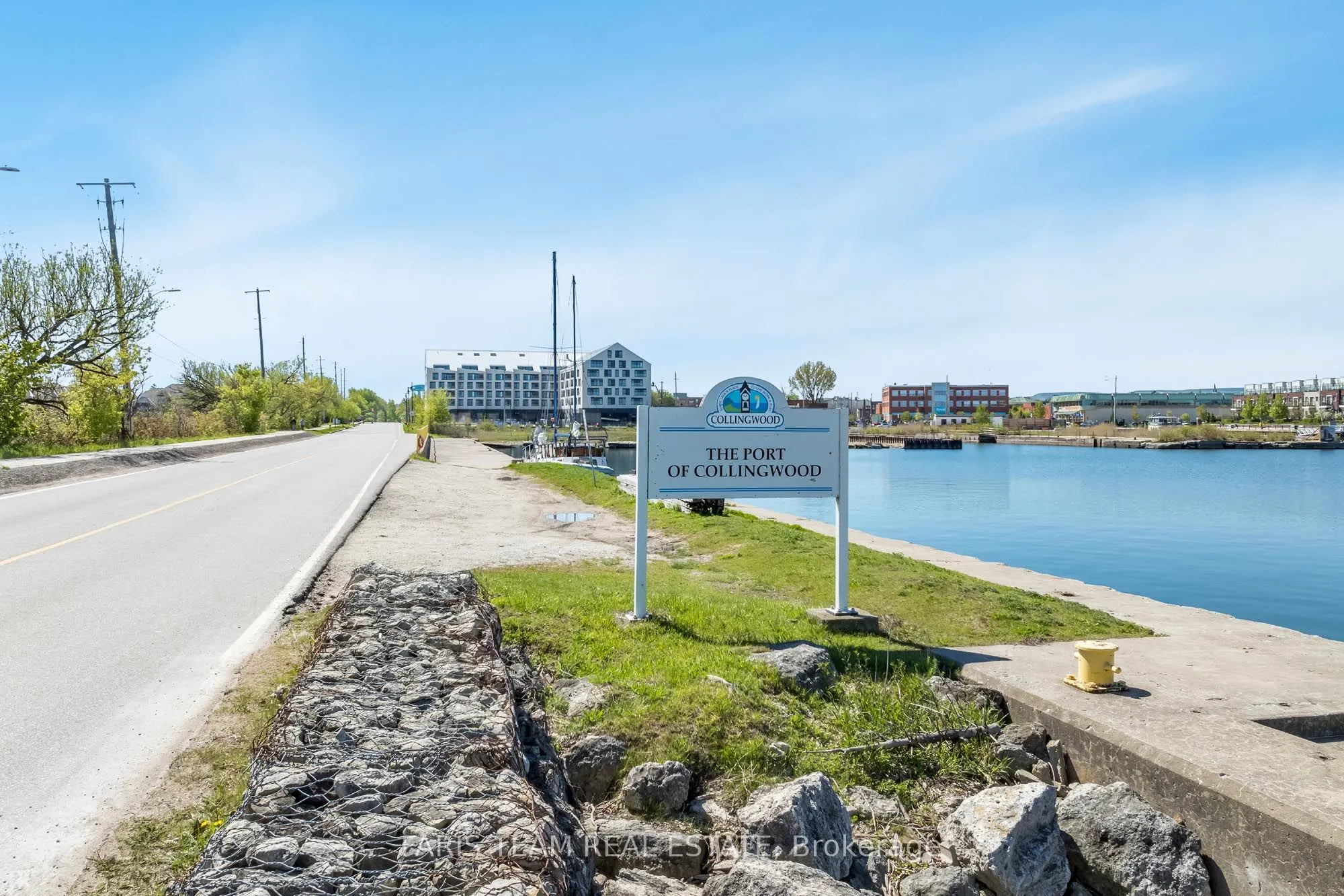31 Huron Street, #211