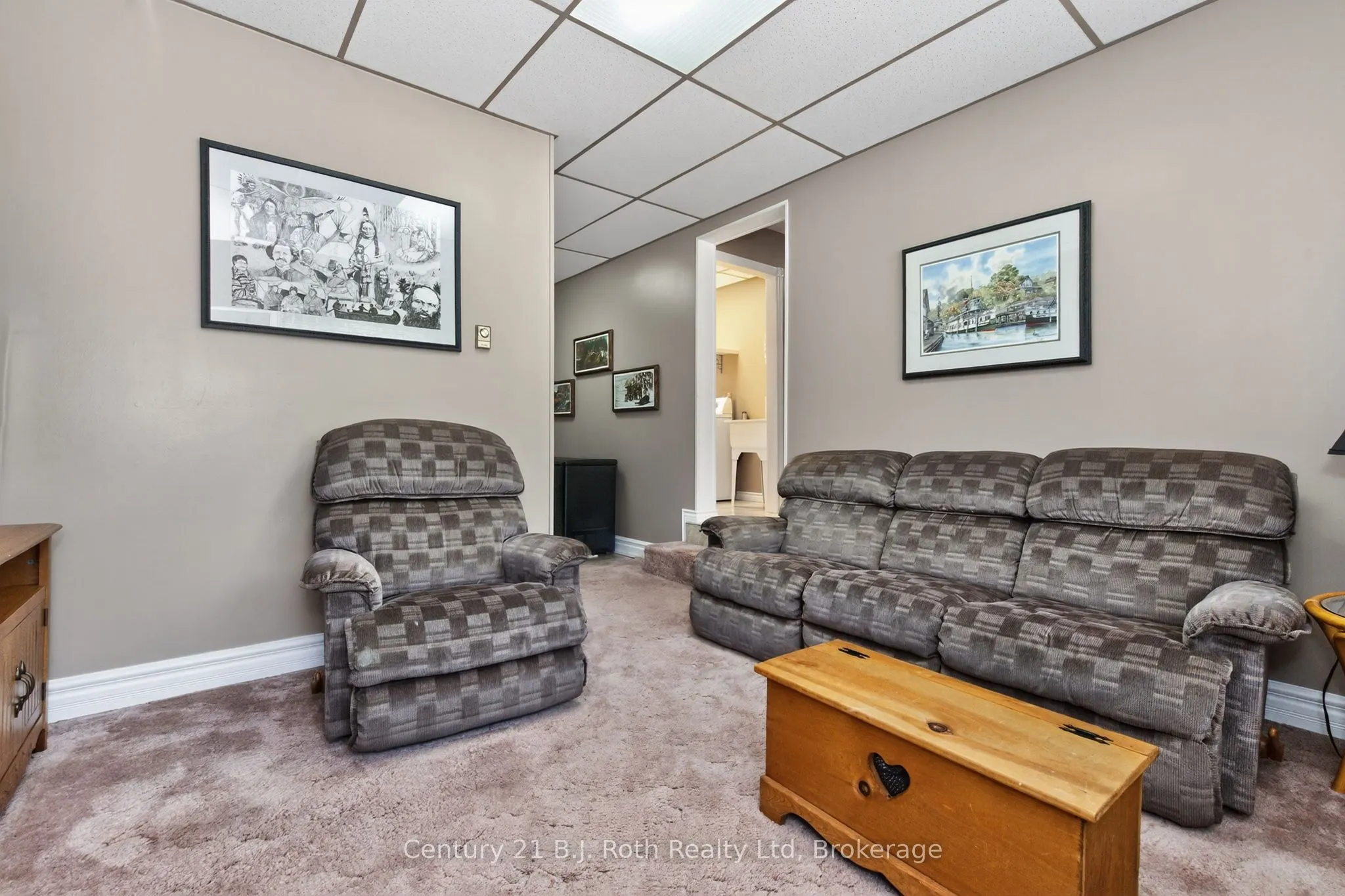 573 Lafontaine Road E