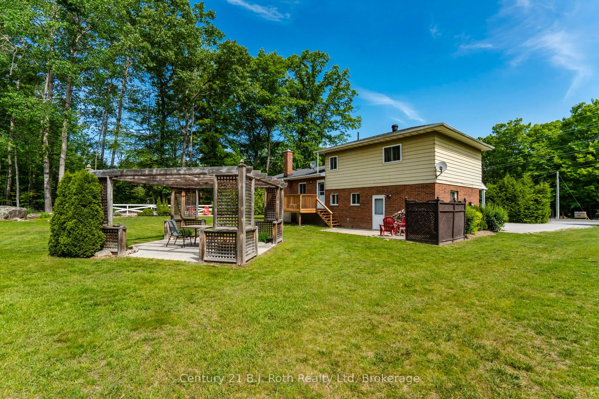 573 Lafontaine Road E