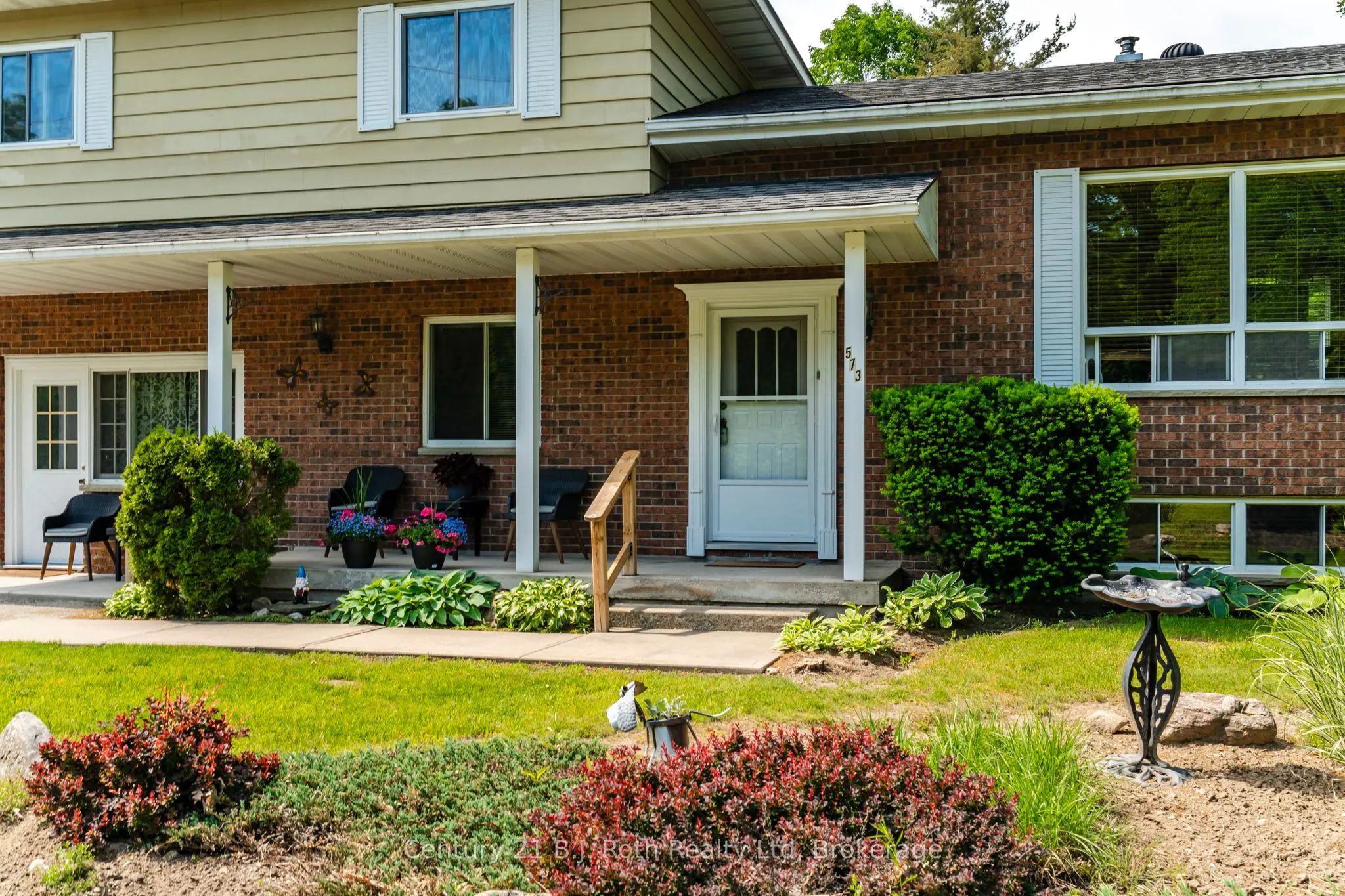 573 Lafontaine Road E