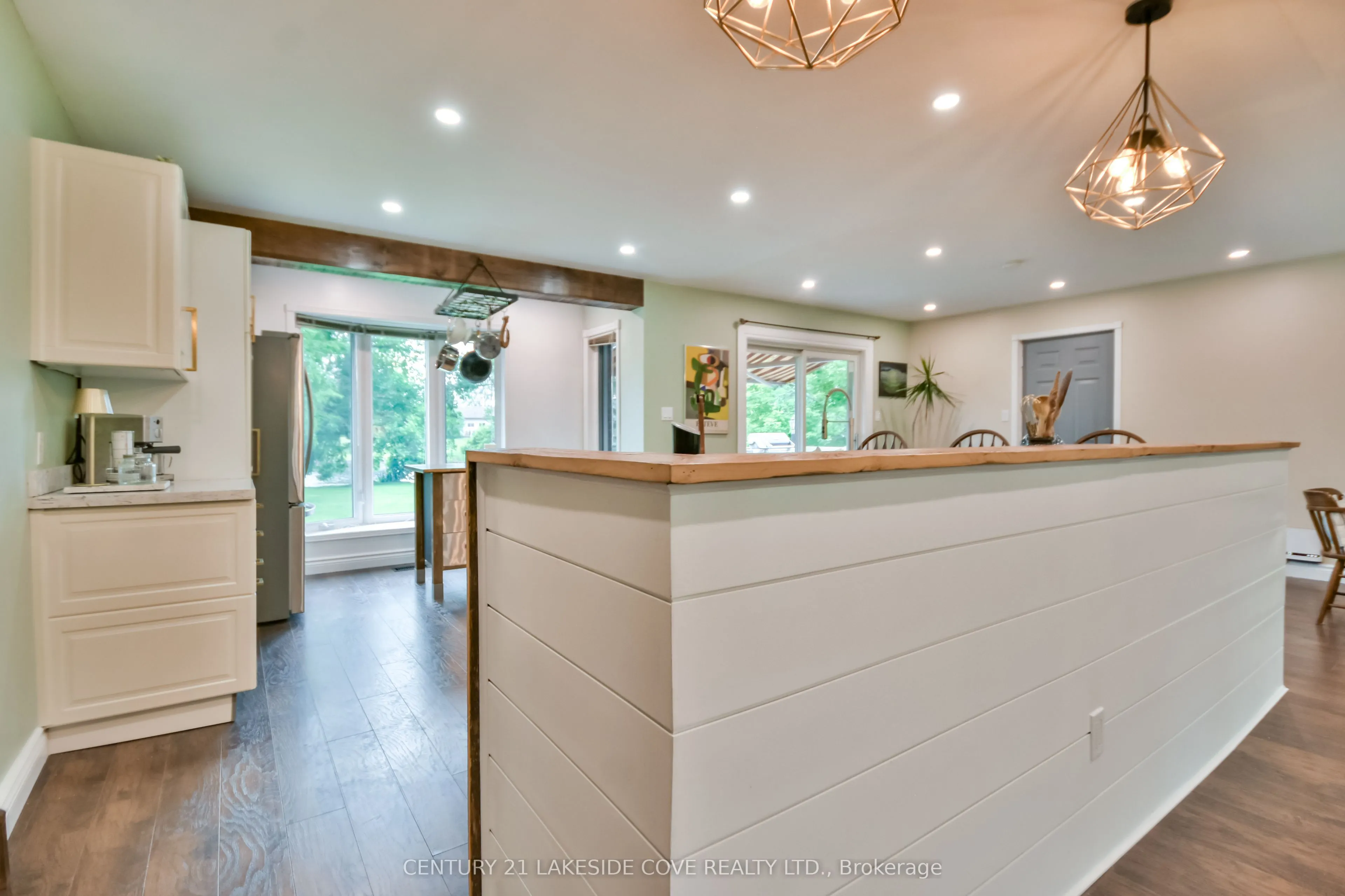 211 Bayshore Drive