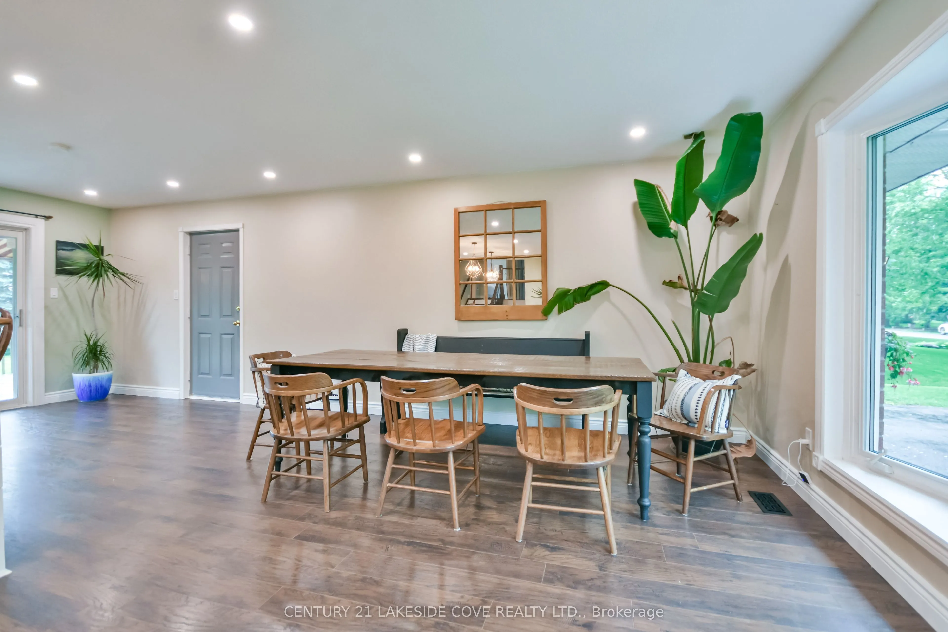 211 Bayshore Drive