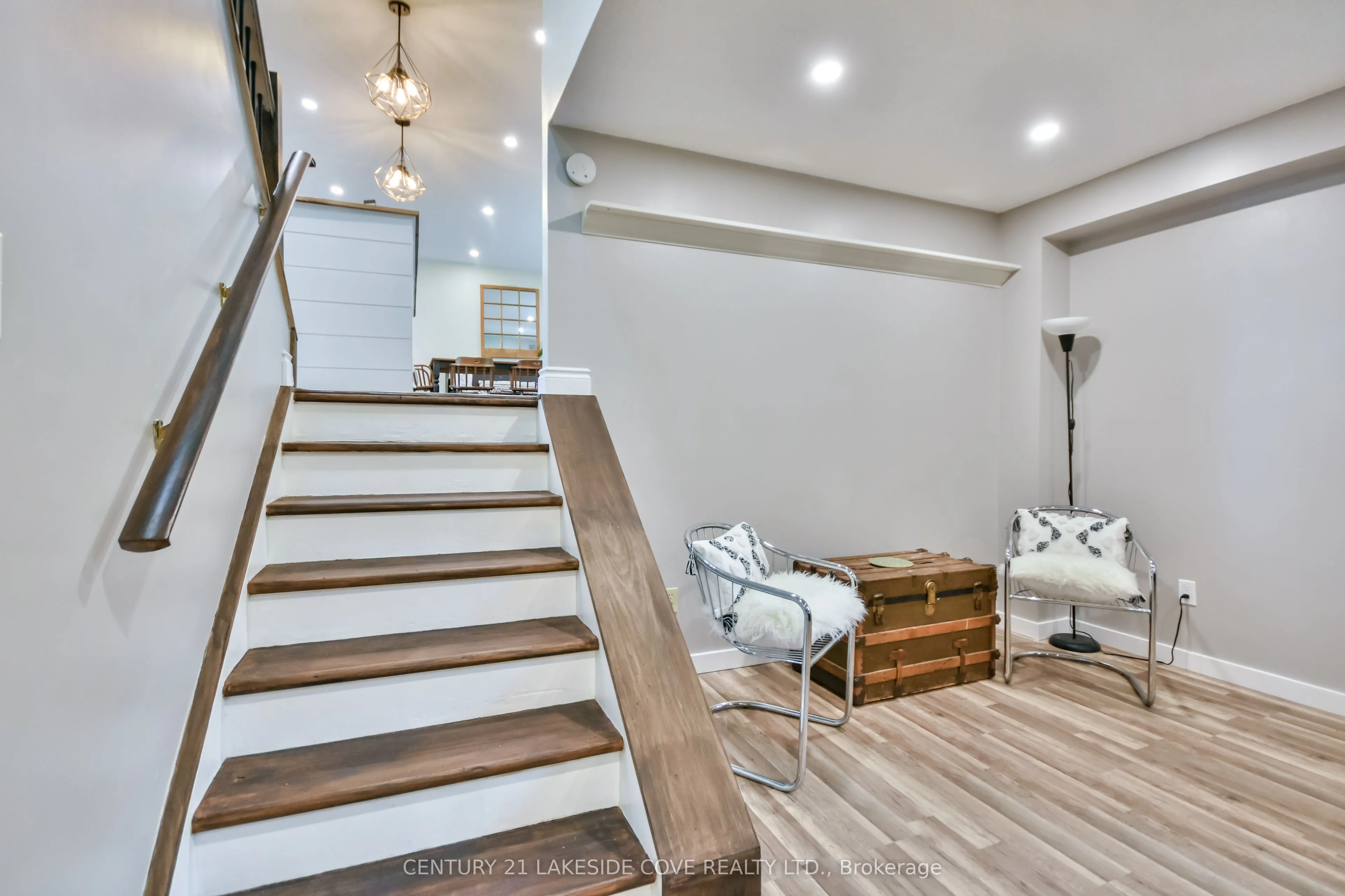 211 Bayshore Drive