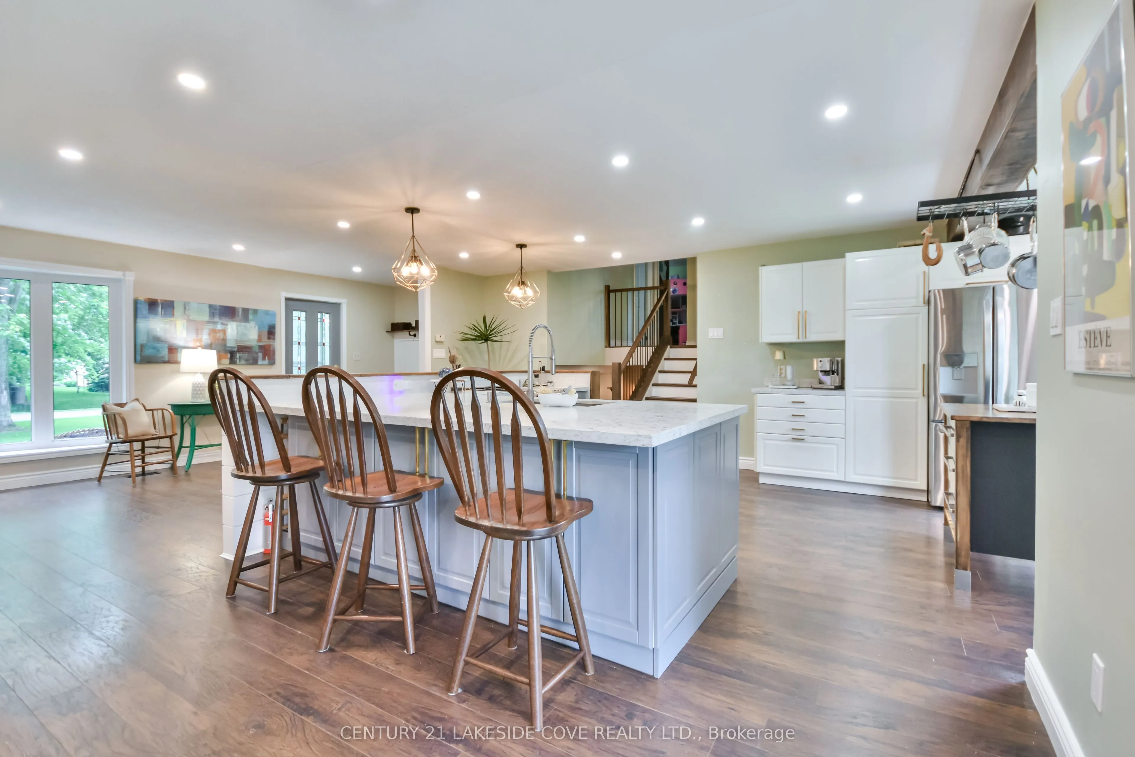 211 Bayshore Drive