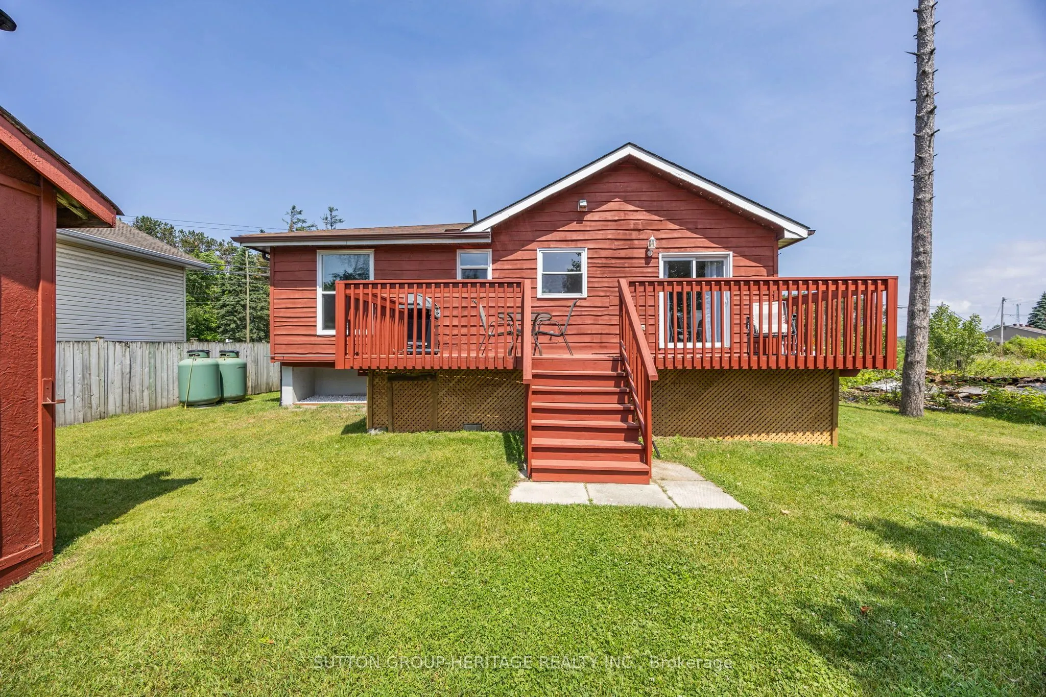 9209 Highway 11 N