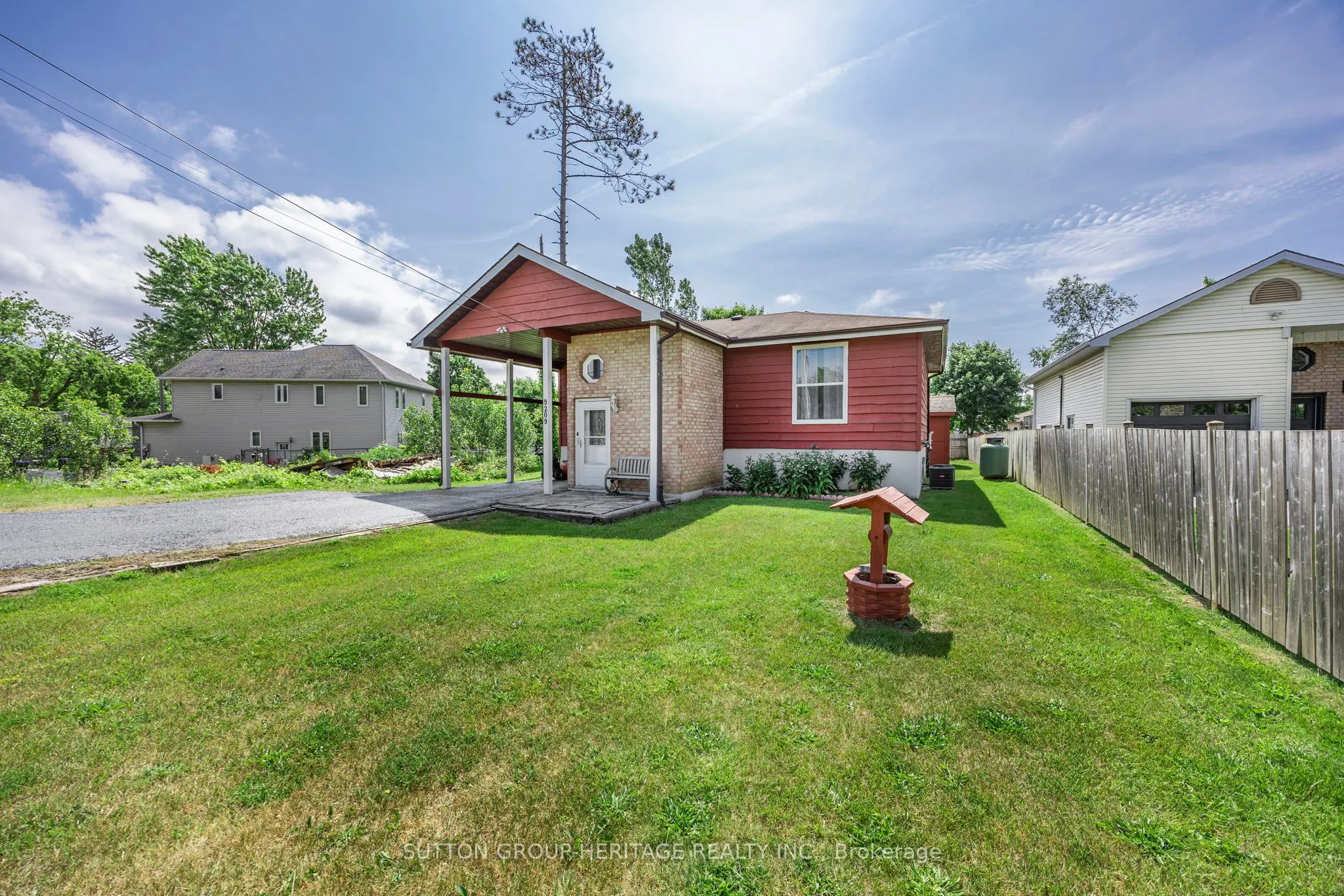 9209 Highway 11 N