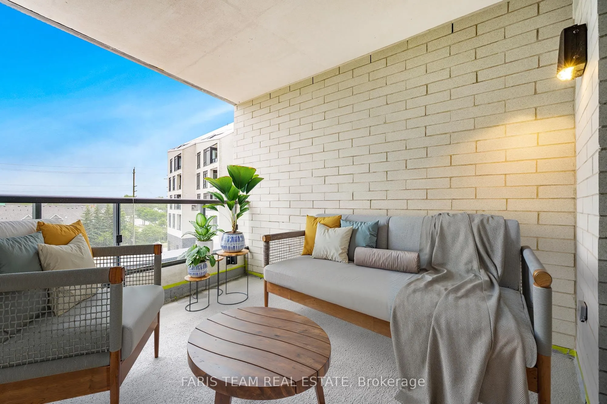 31 Huron Street, #325