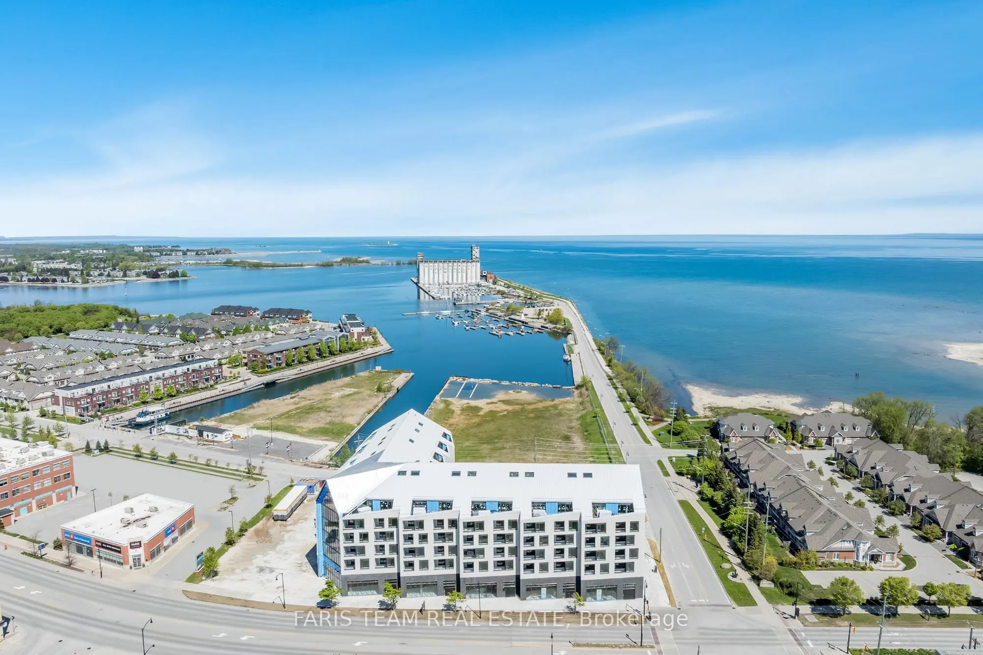 31 Huron Street, #325