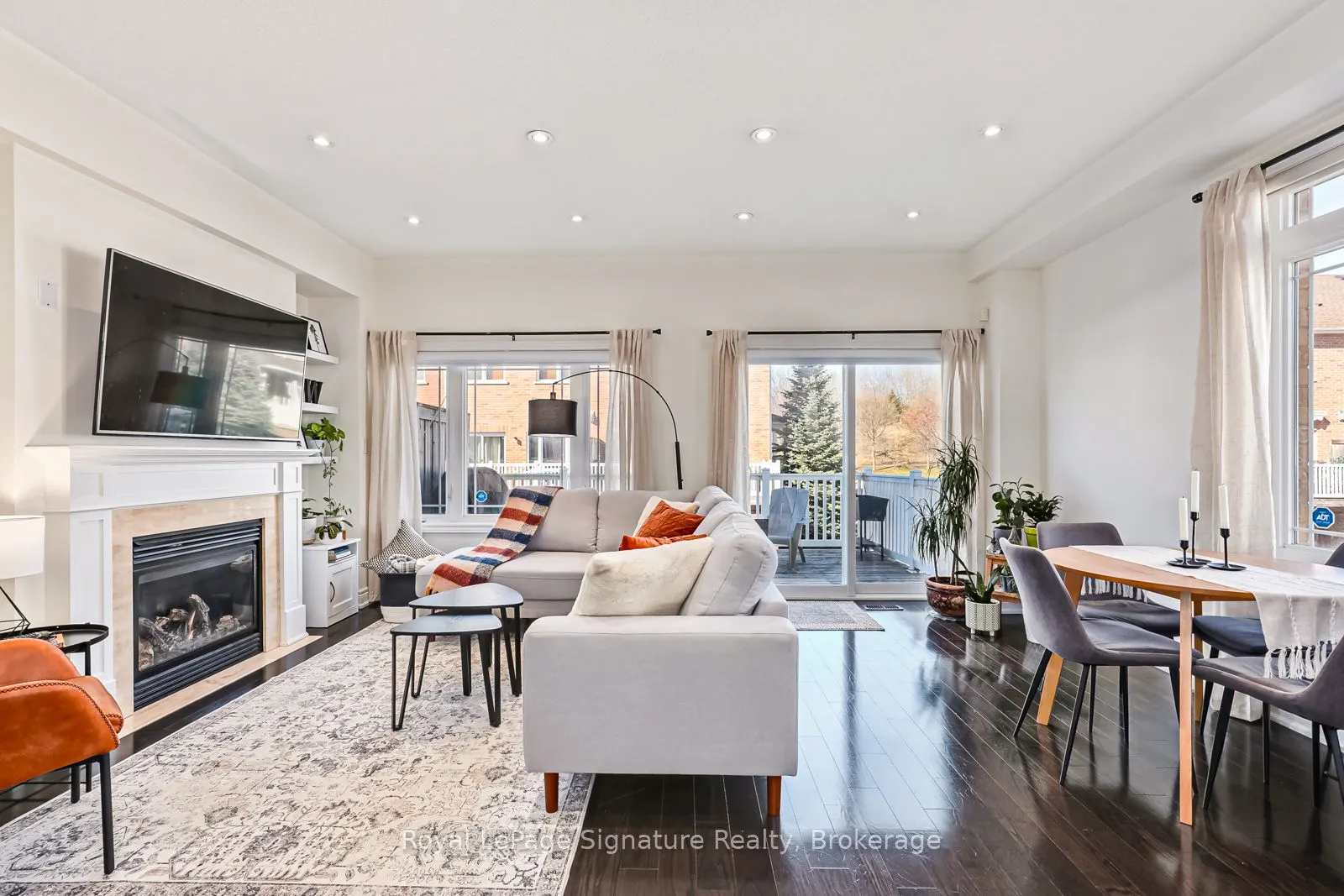 14 Montclair Mews, #18