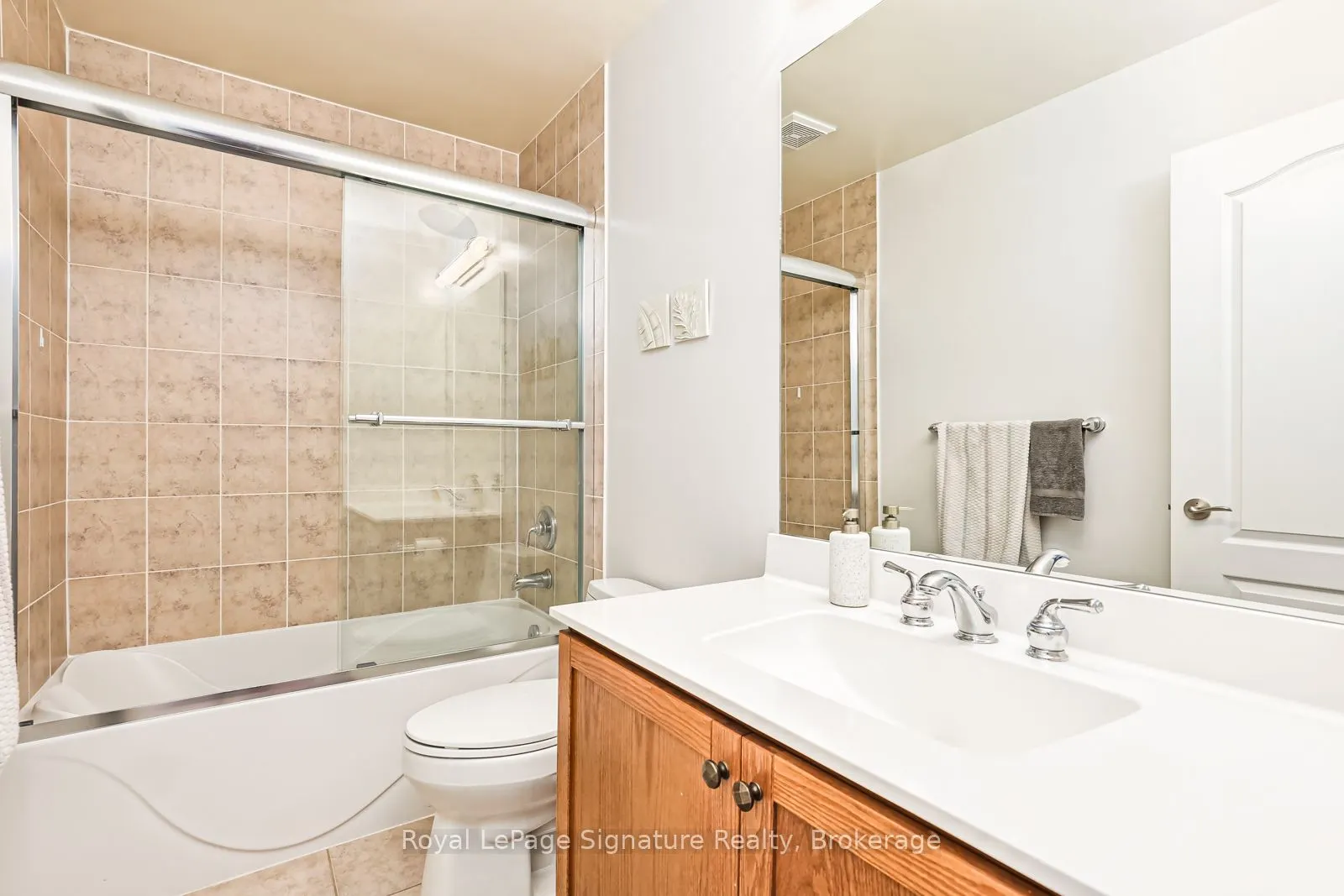 14 Montclair Mews, #18
