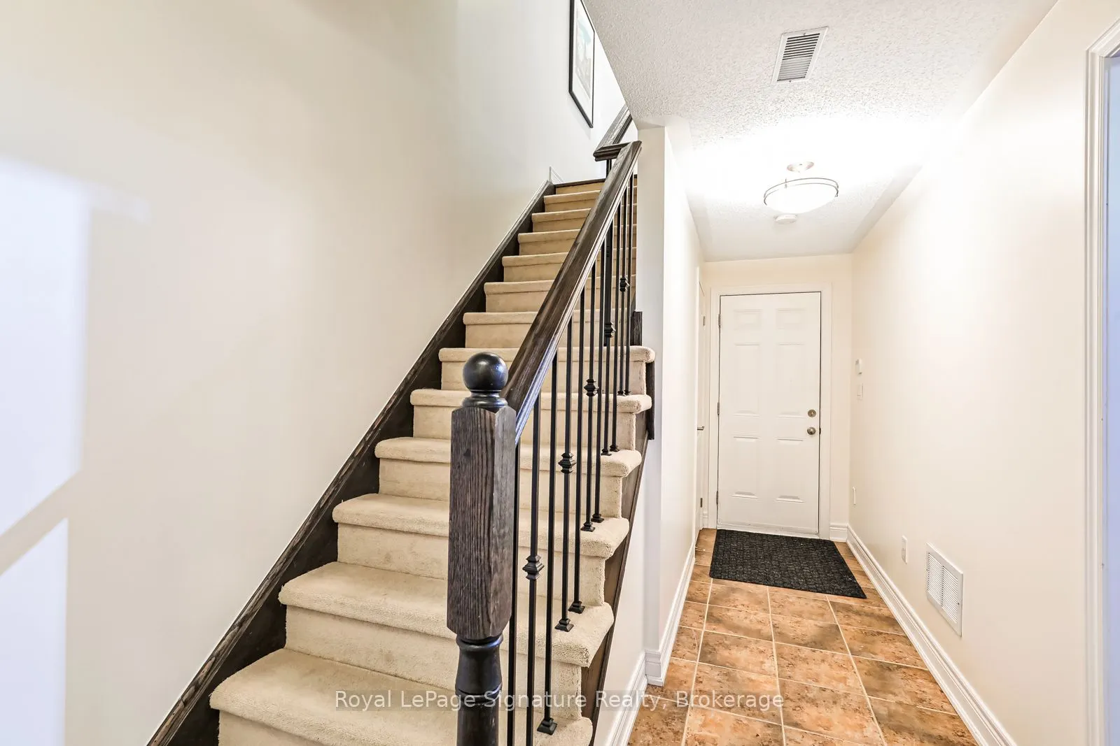 14 Montclair Mews, #18