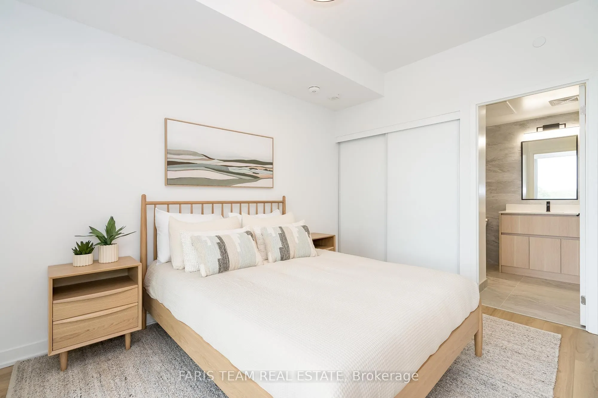 31 Huron Street, #209