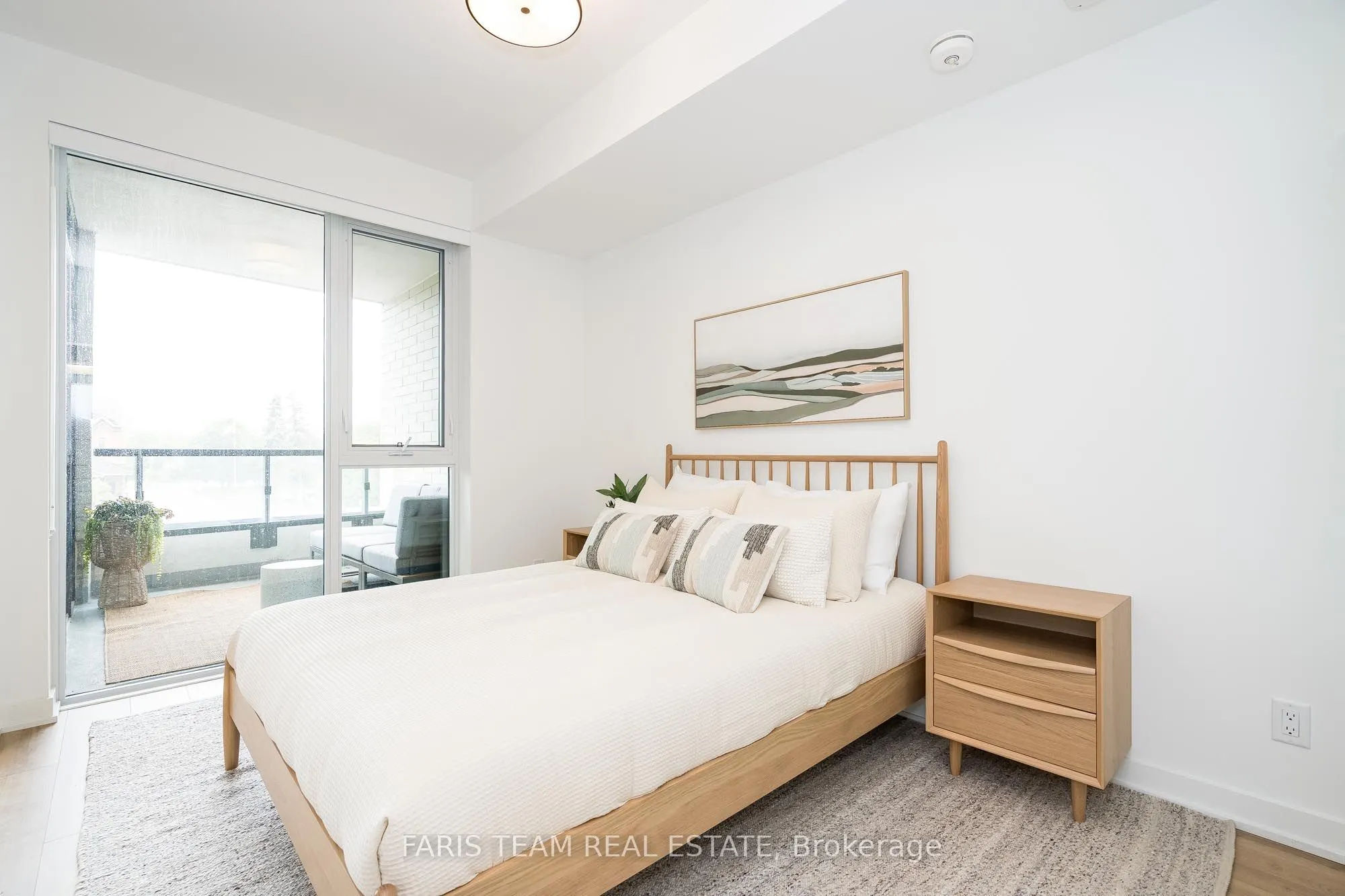 31 Huron Street, #209