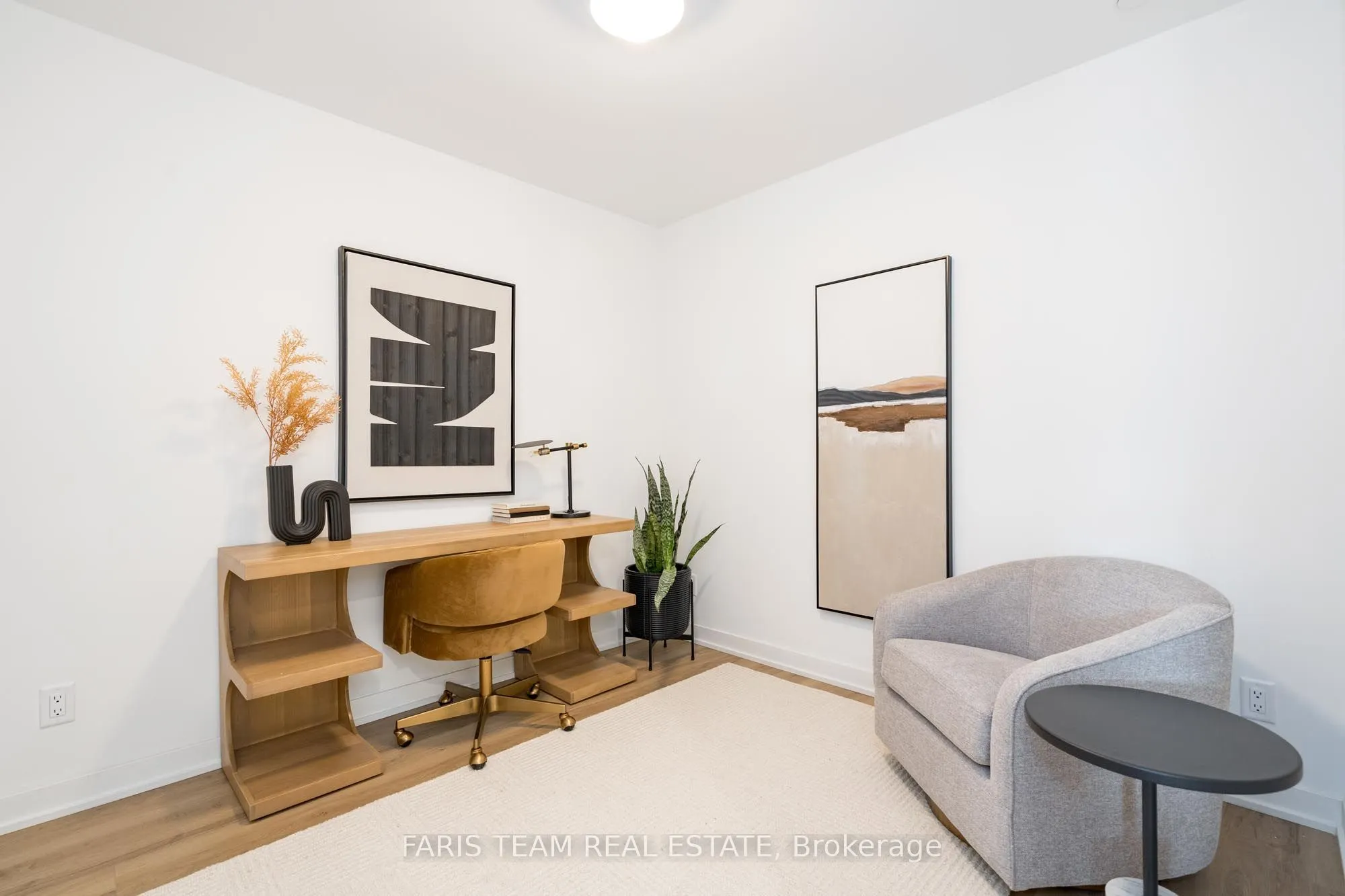 31 Huron Street, #209