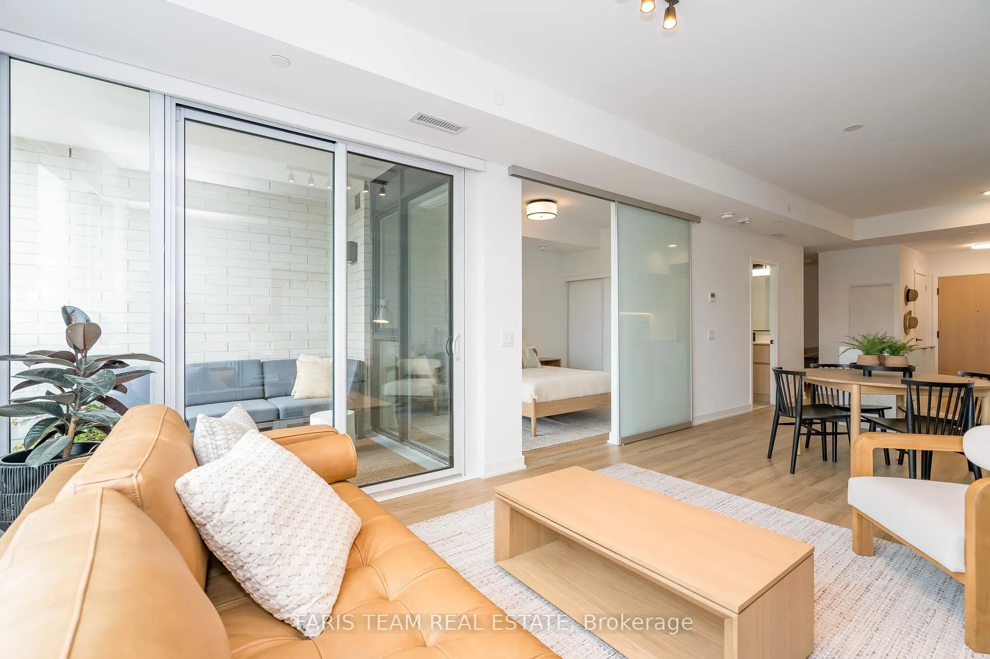 31 Huron Street, #209