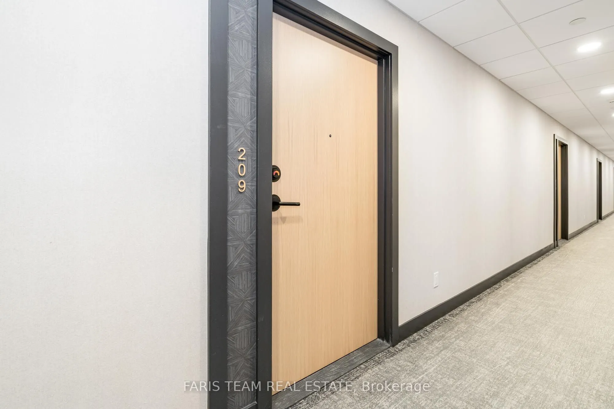 31 Huron Street, #209