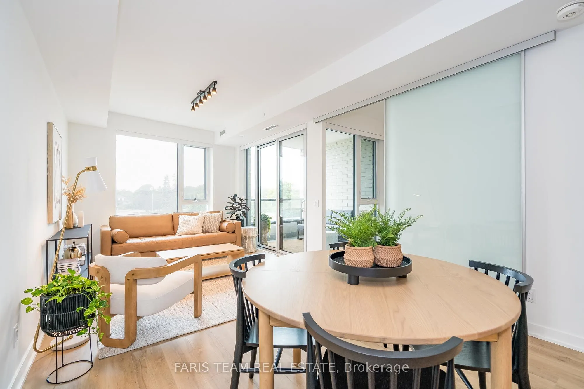 31 Huron Street, #209