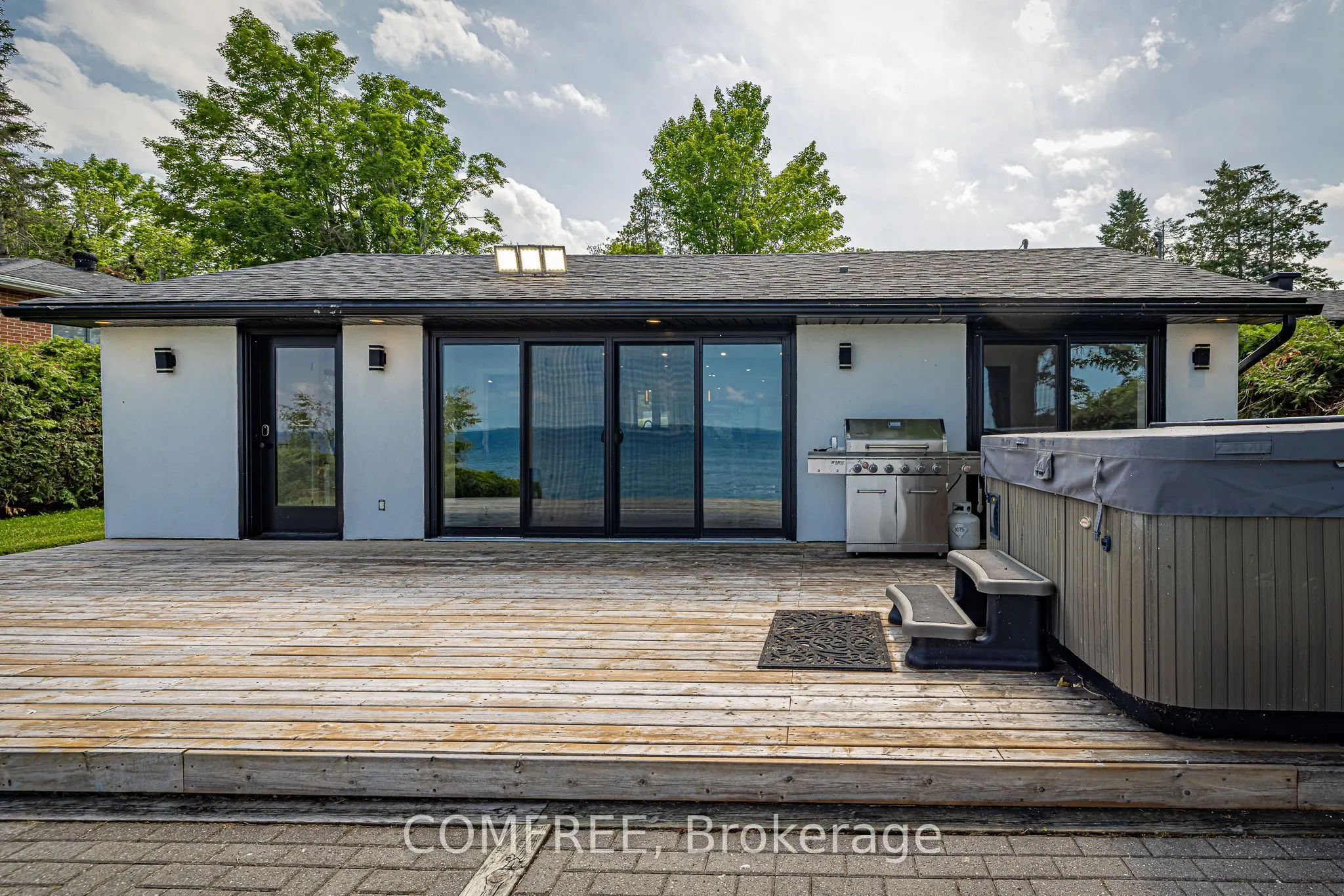 901 Woodland Drive