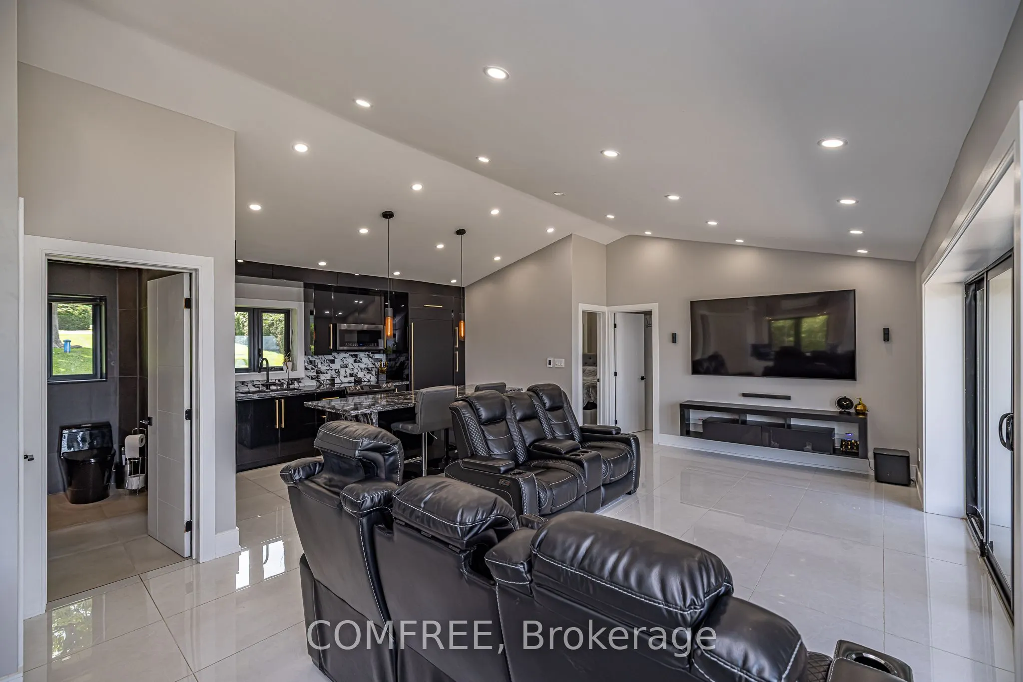 901 Woodland Drive