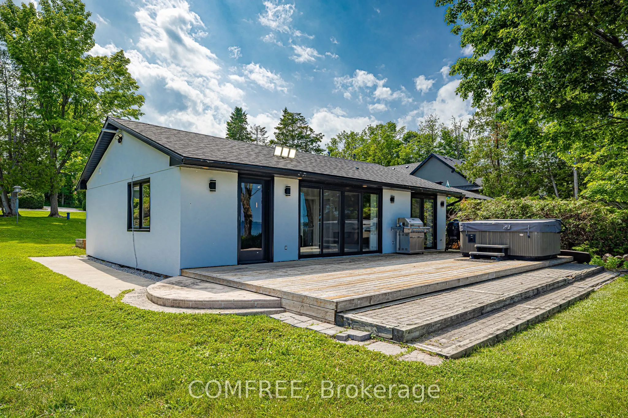 901 Woodland Drive