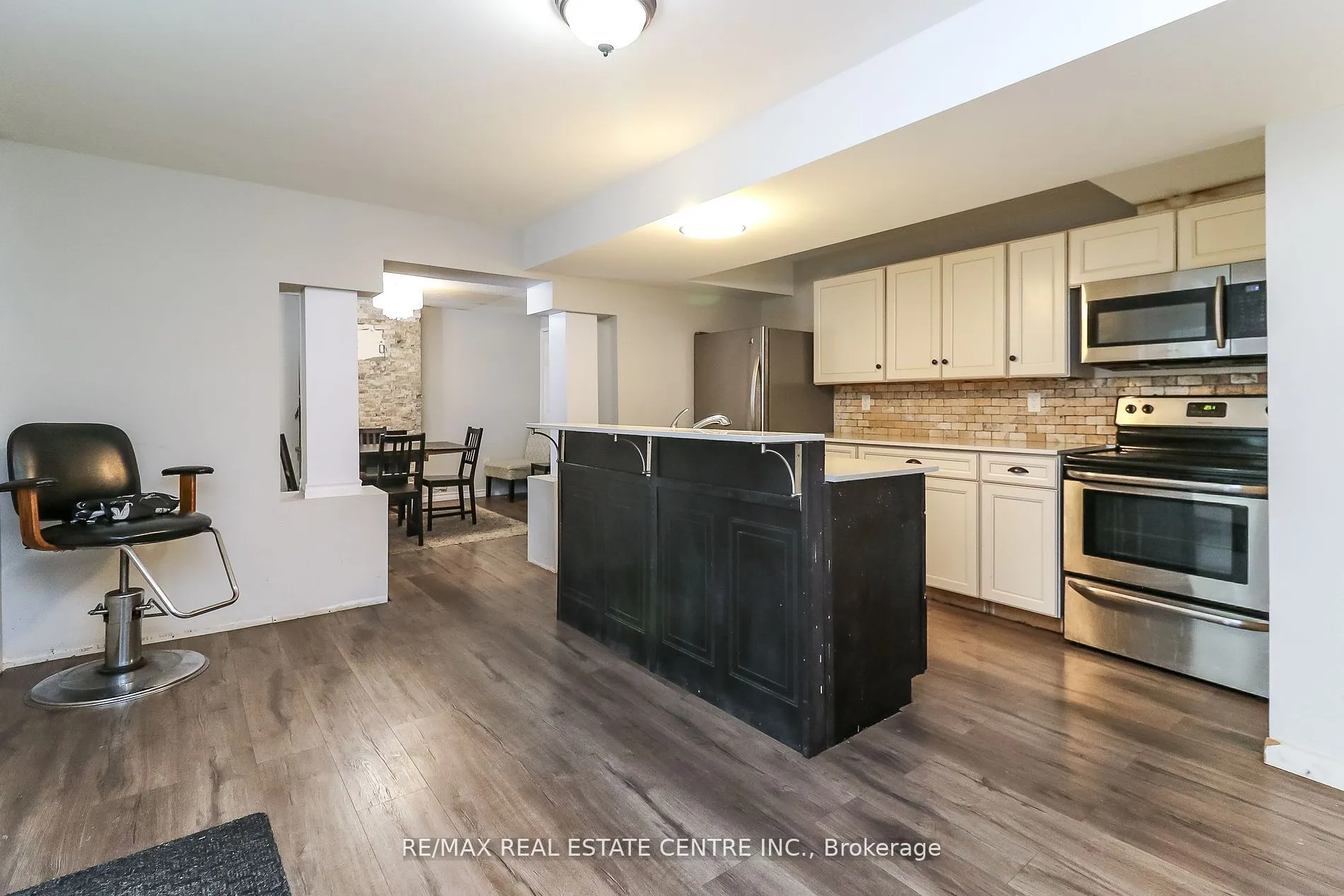 22 Meadowlark Road