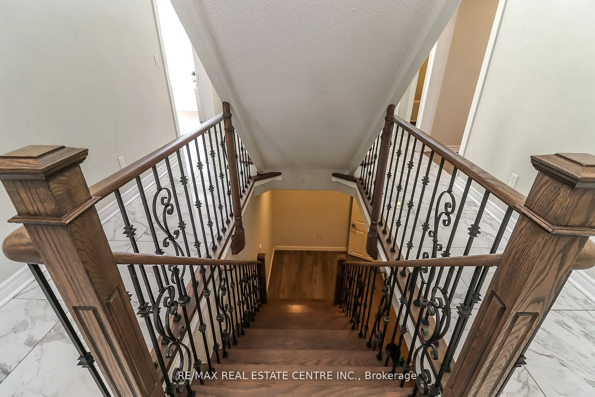 22 Meadowlark Road