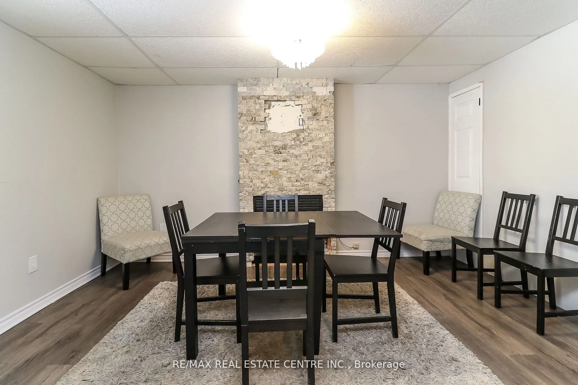 22 Meadowlark Road
