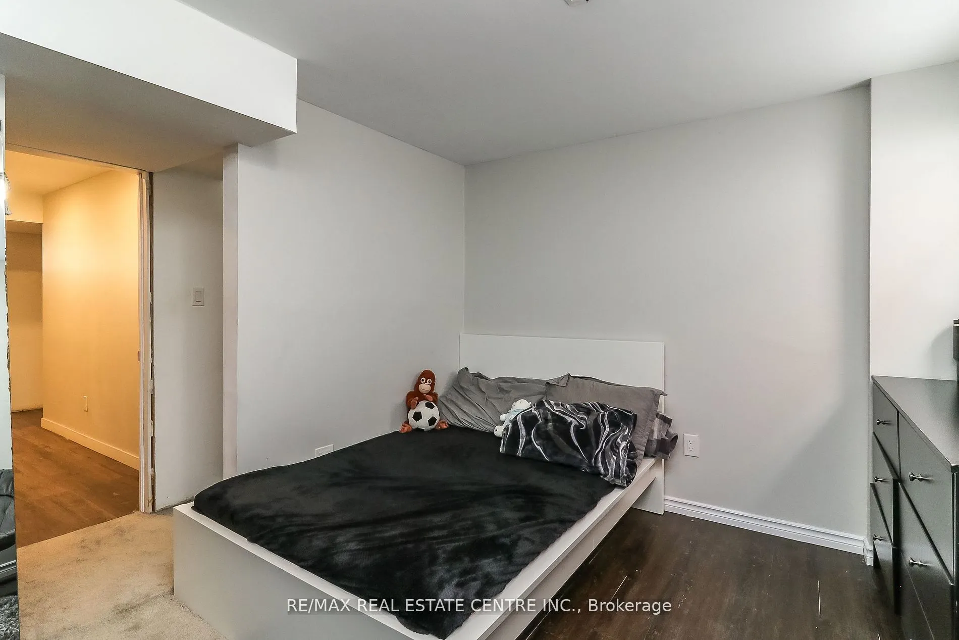 22 Meadowlark Road