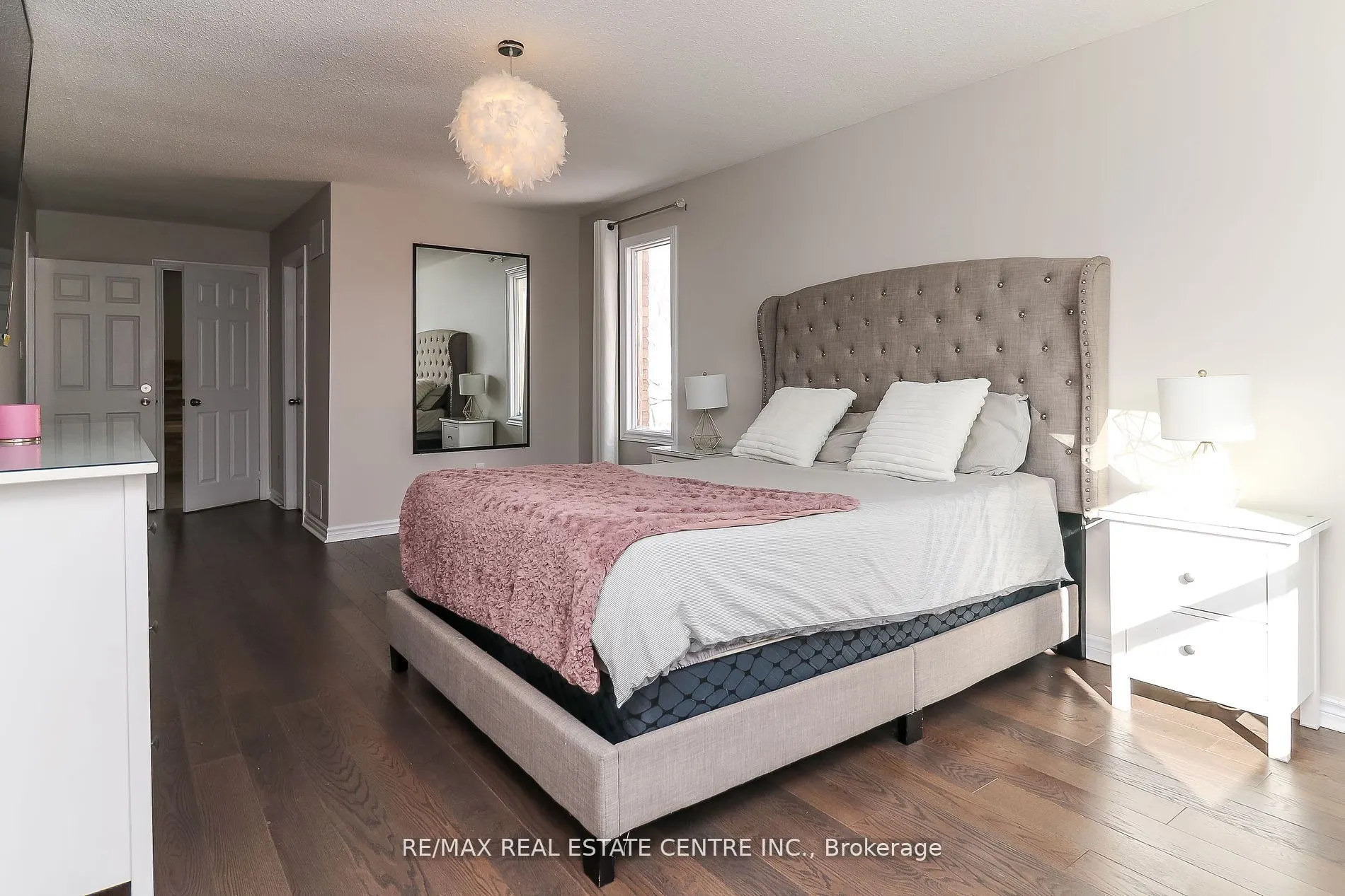 22 Meadowlark Road