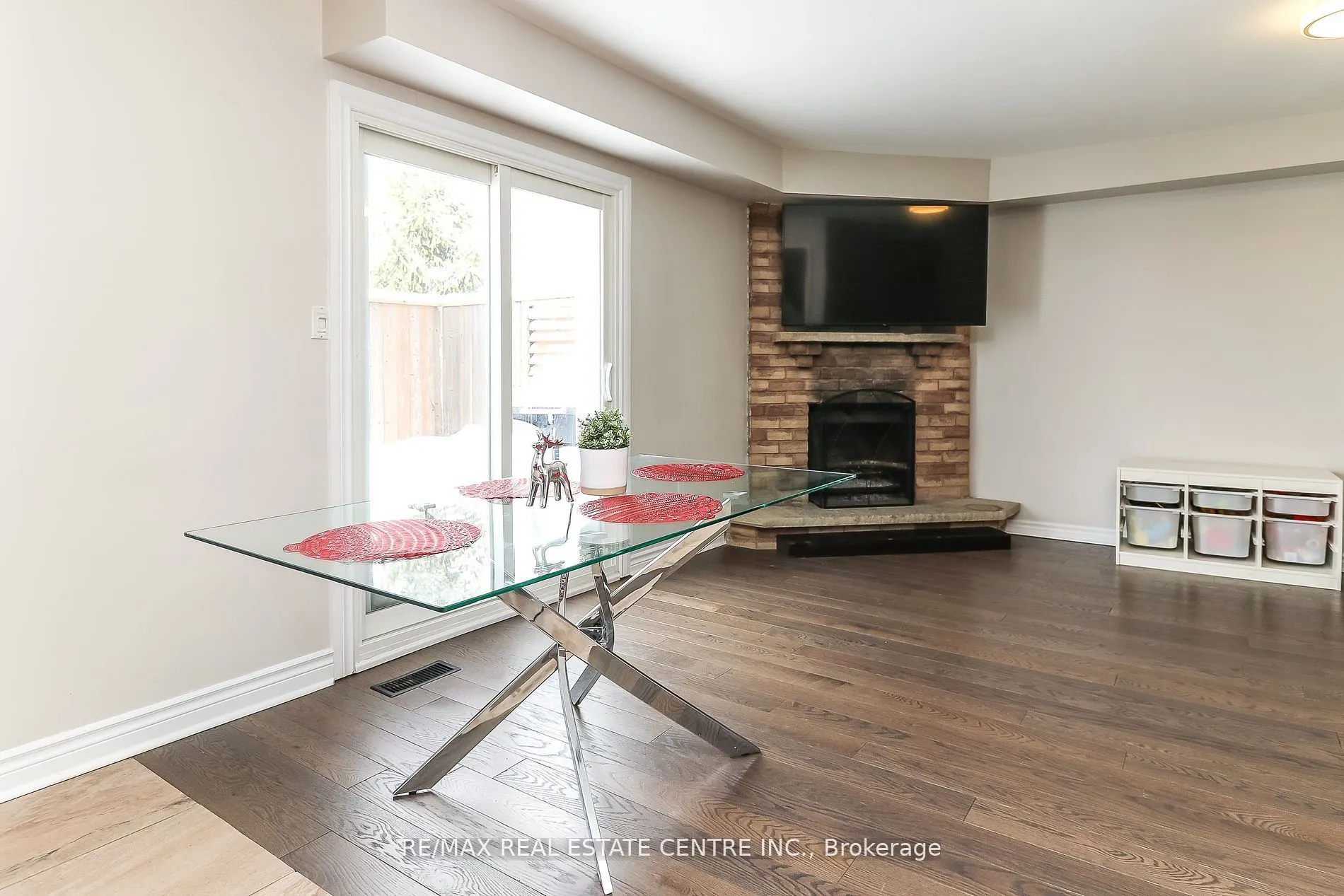 22 Meadowlark Road