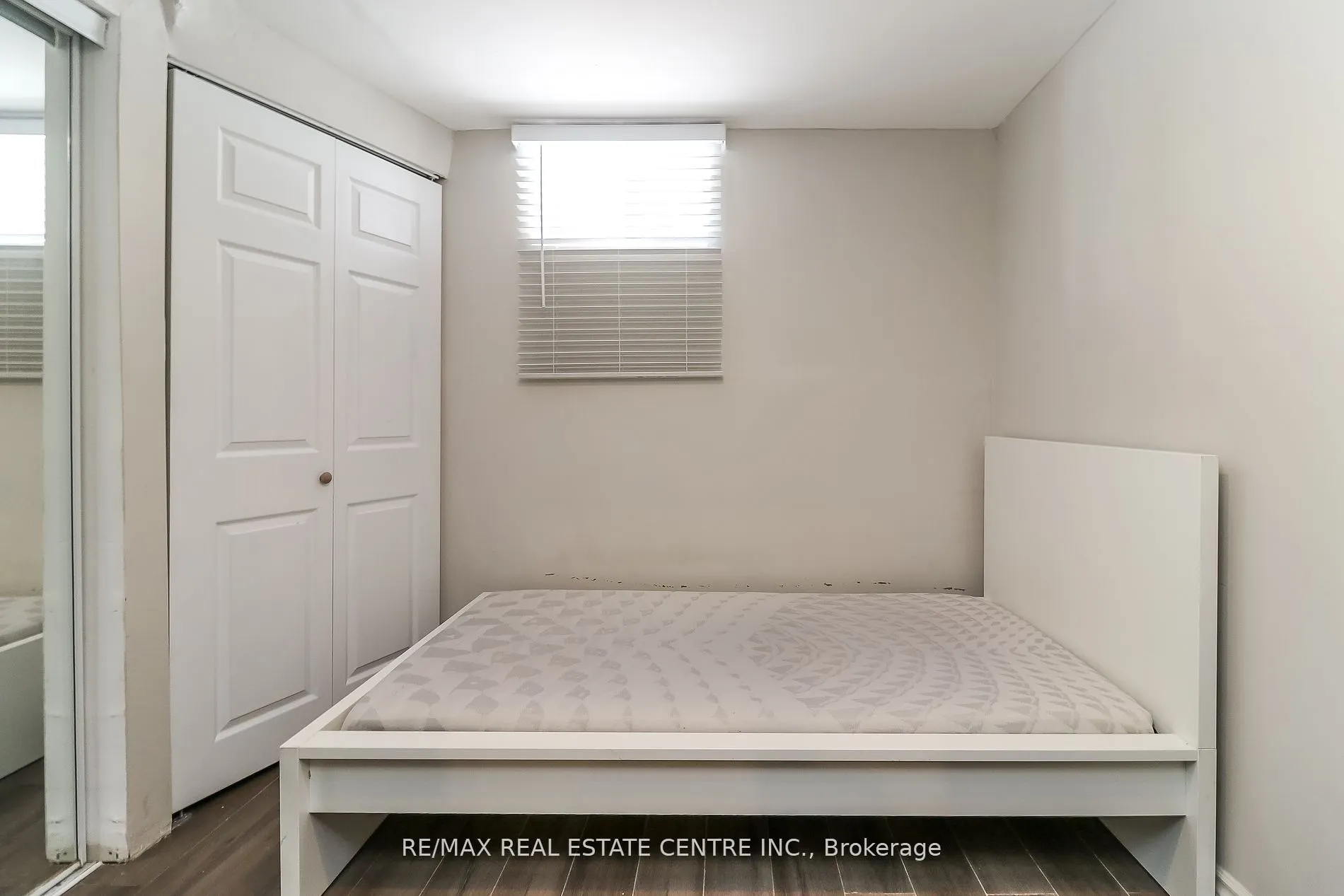 22 Meadowlark Road