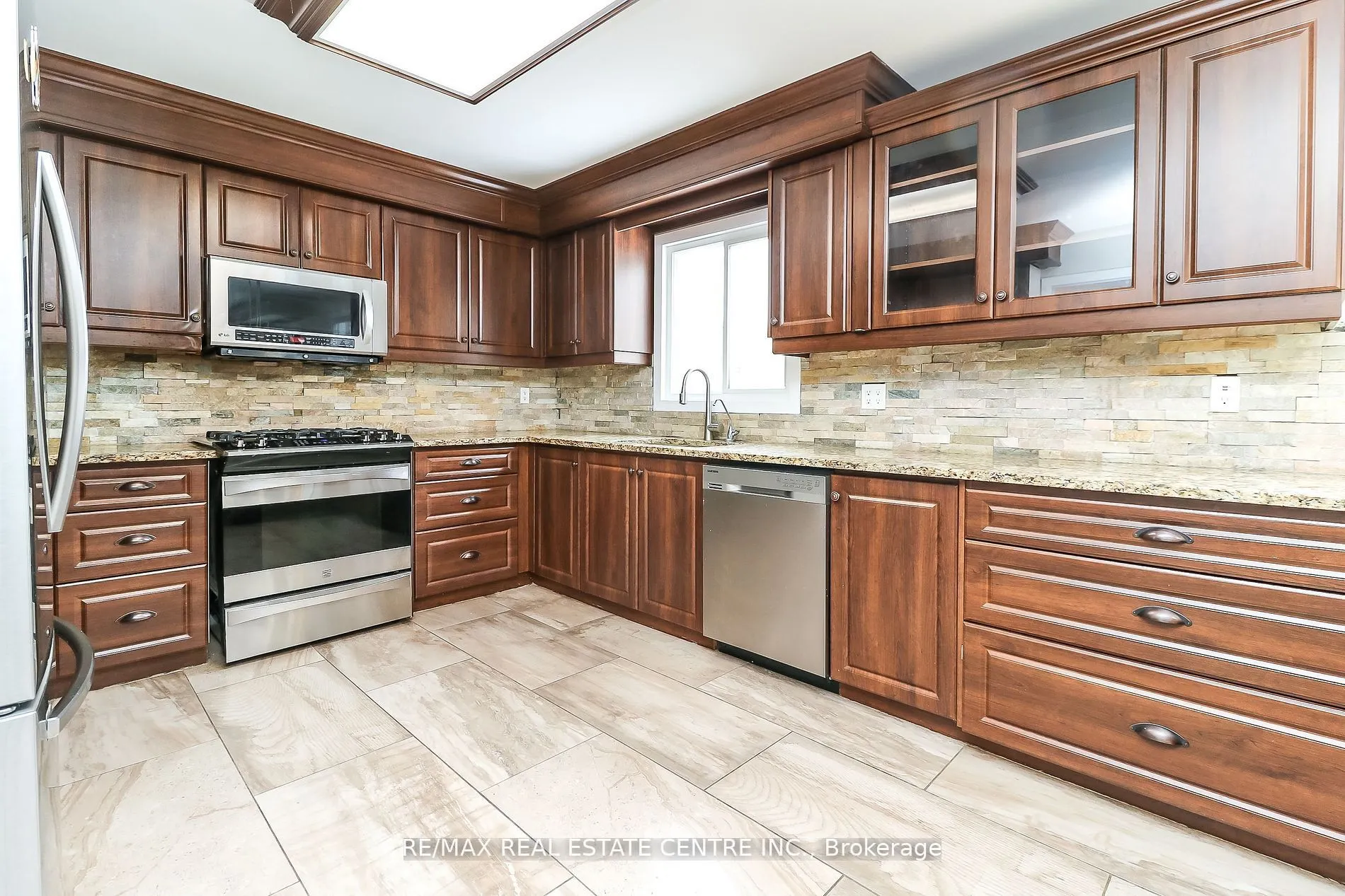 22 Meadowlark Road