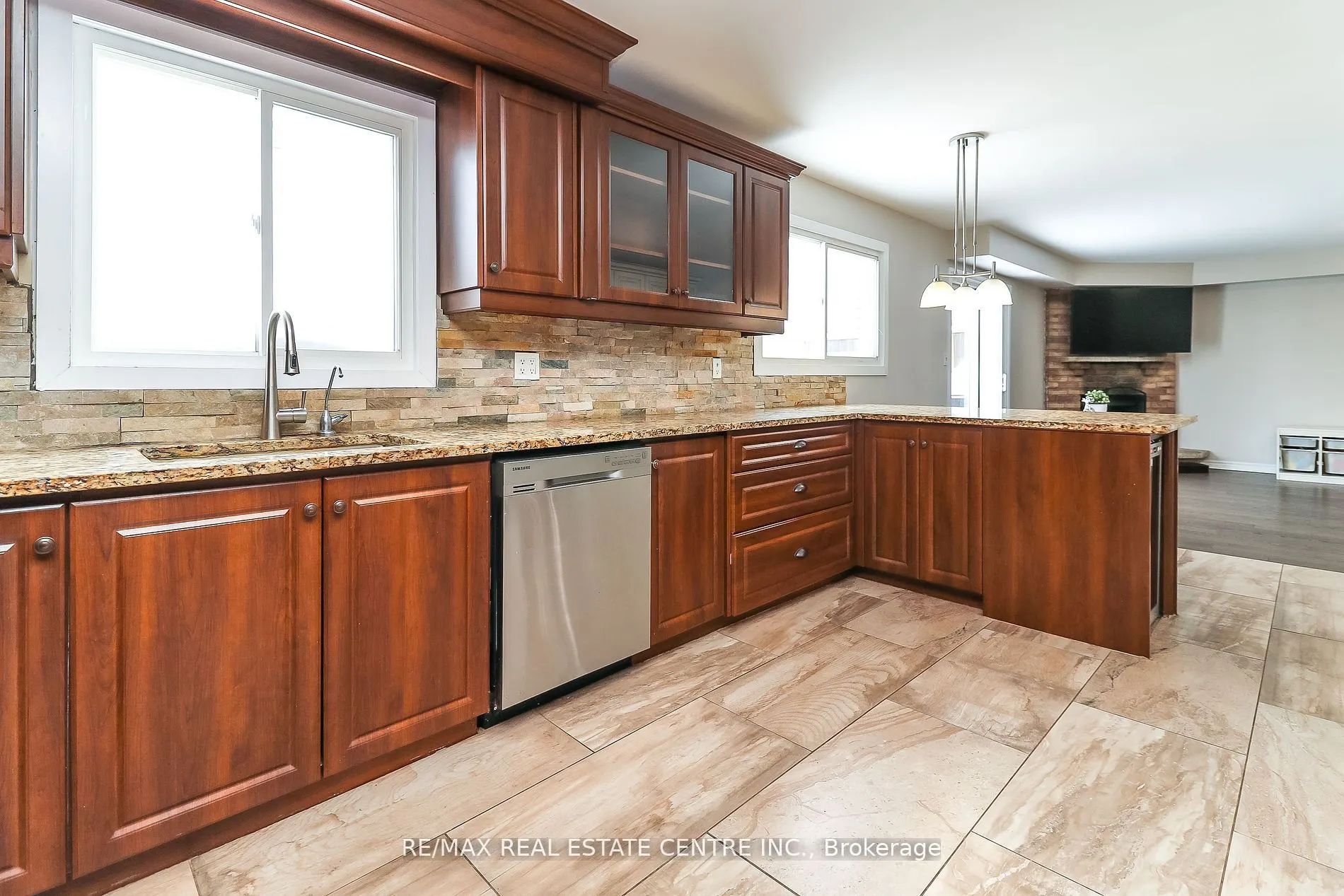 22 Meadowlark Road