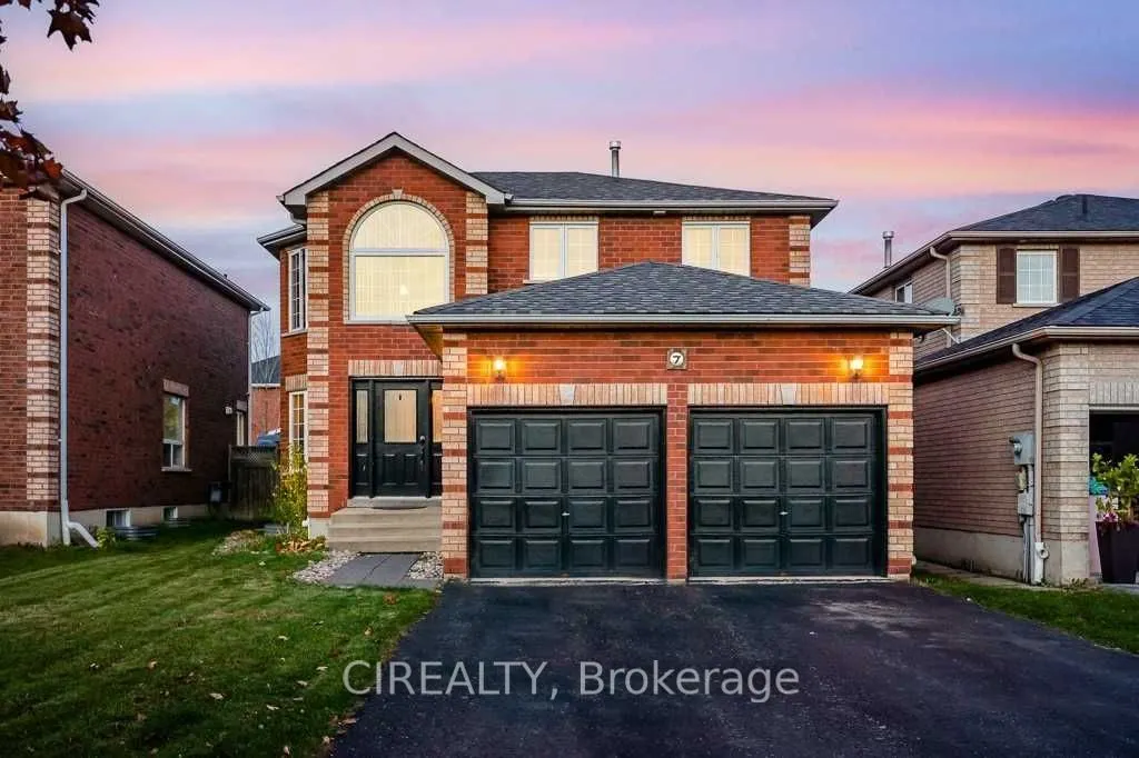 7 Crompton Drive