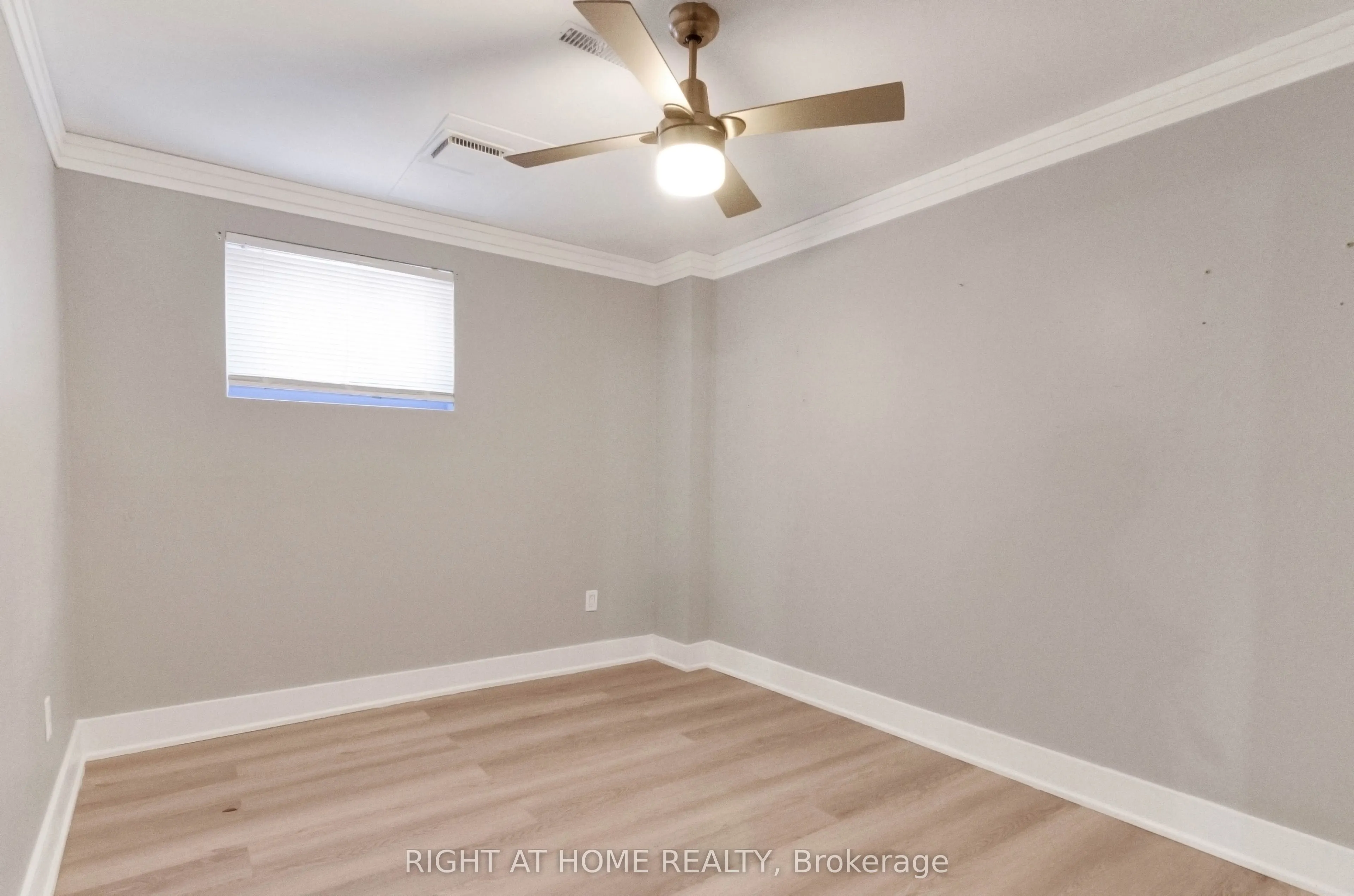 42 Farmingdale Crescent N, #BASMNT