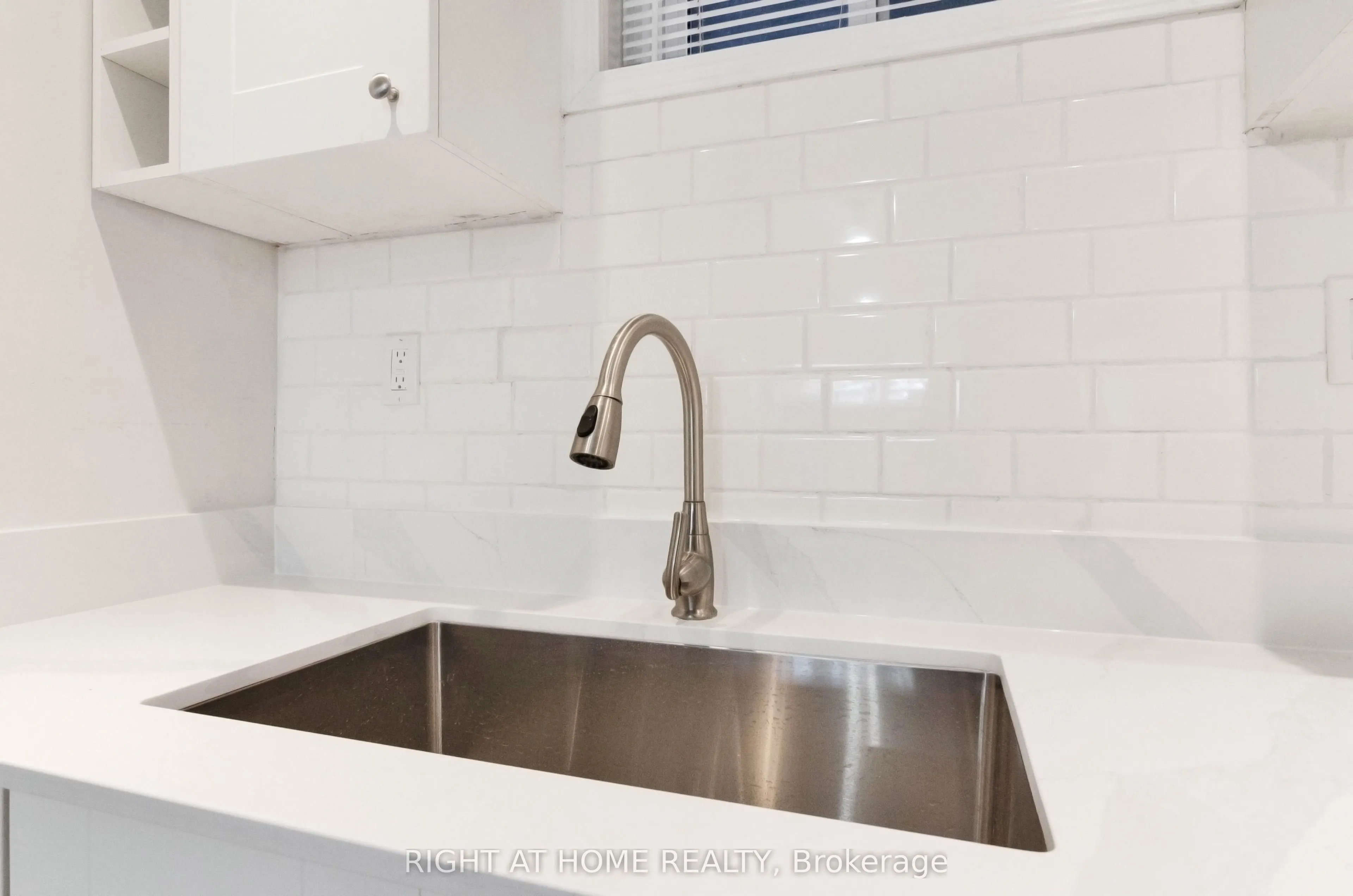 42 Farmingdale Crescent N, #BASMNT