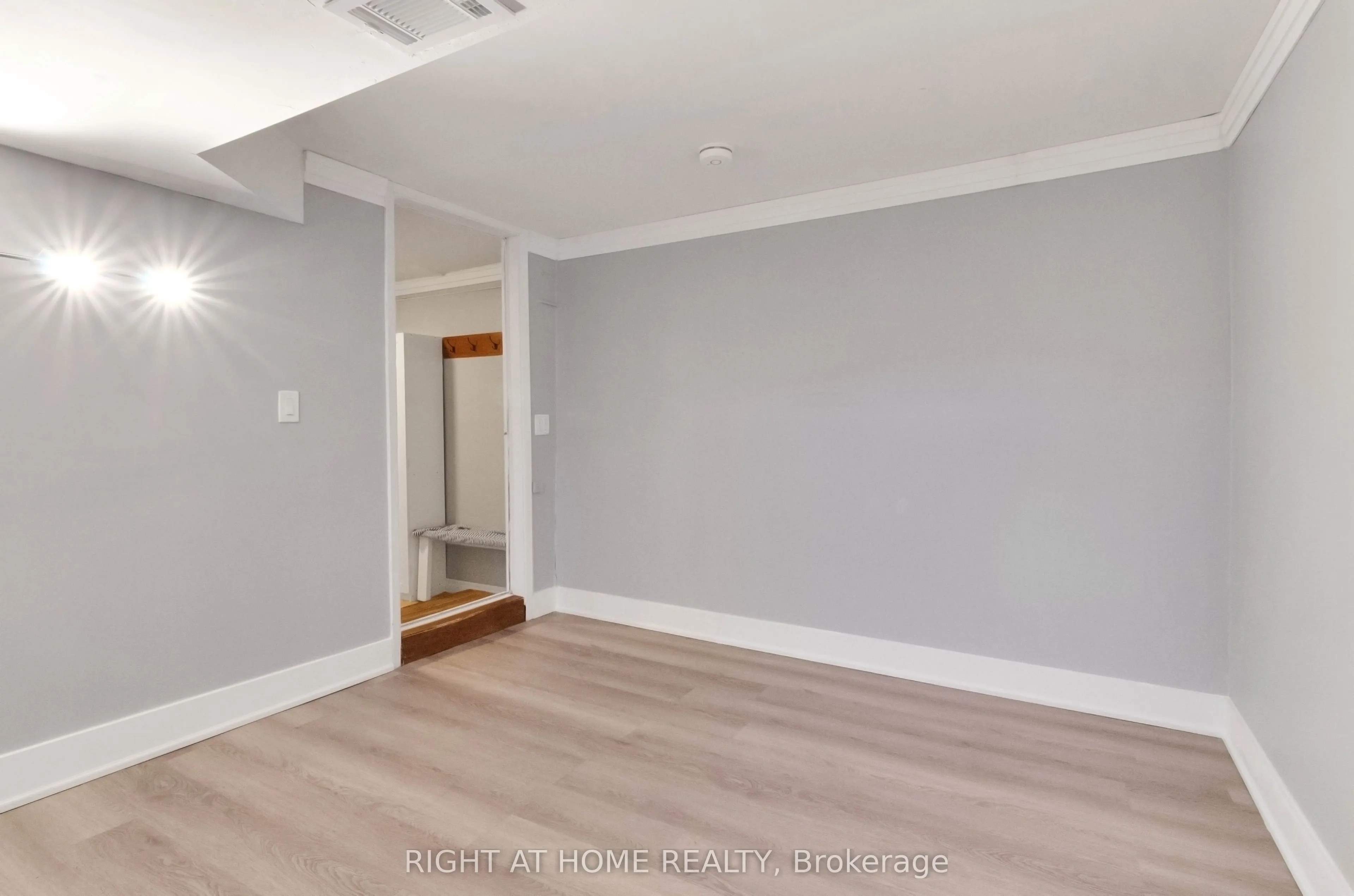 42 Farmingdale Crescent N, #BASMNT