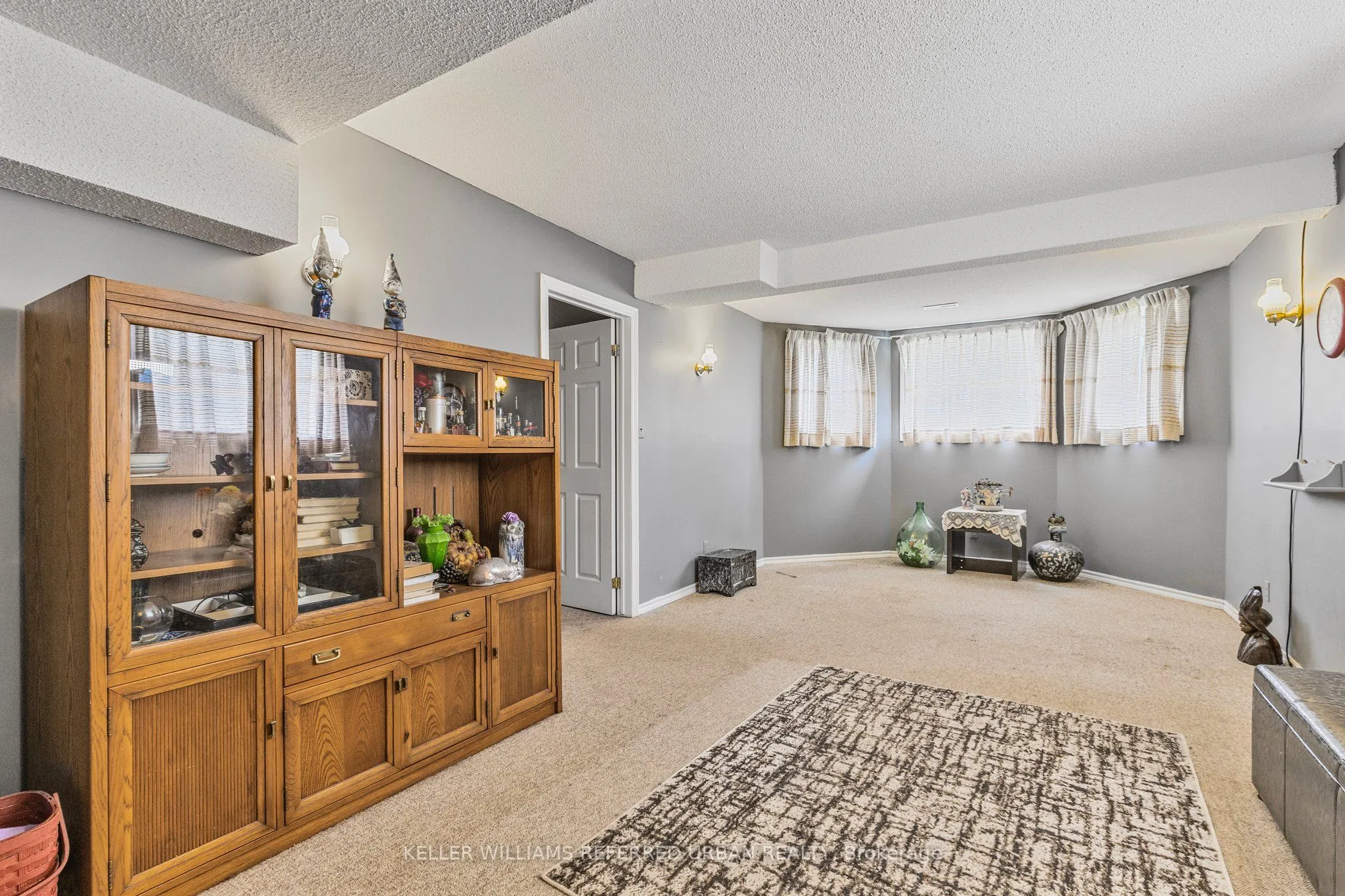 31 John Dillingno Street