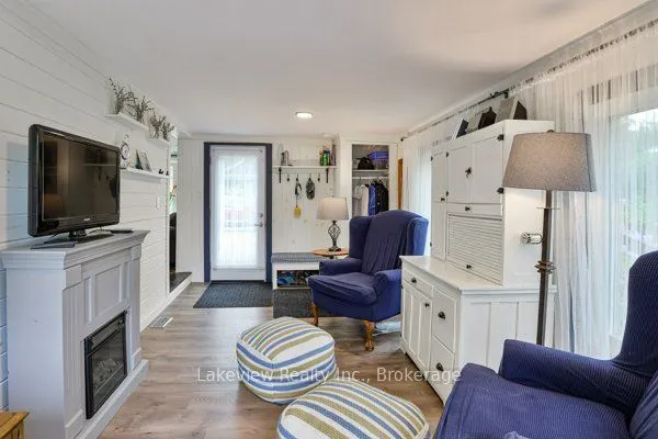 17 MONTGREENAN Drive