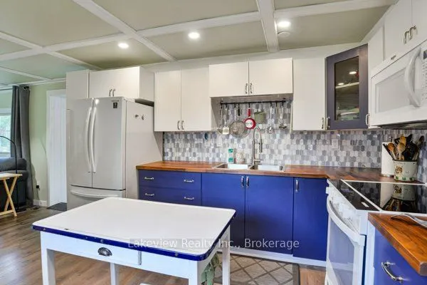 17 MONTGREENAN Drive