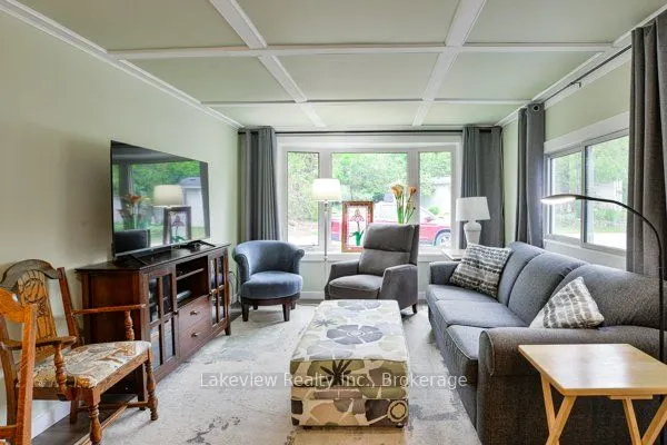 17 MONTGREENAN Drive