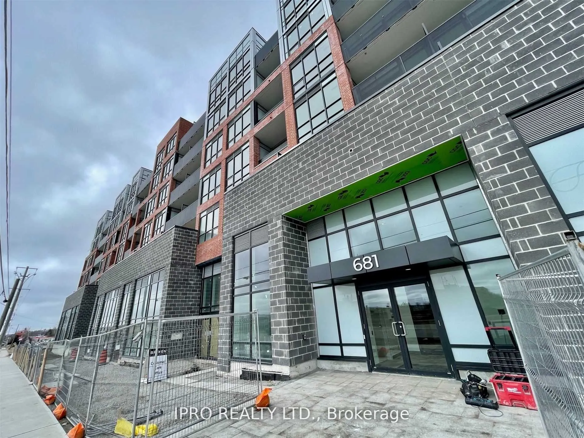 681 Yonge Street, #330